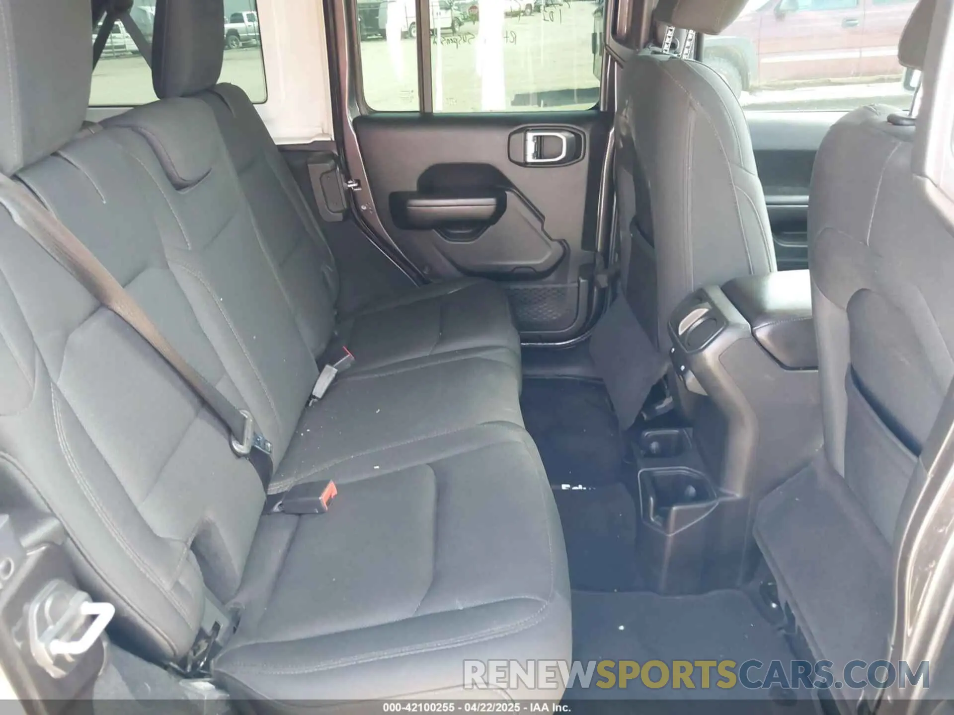 8 Photograph of a damaged car 1C4HJXDG0KW541940 JEEP WRANGLER UNLIMITED 2019