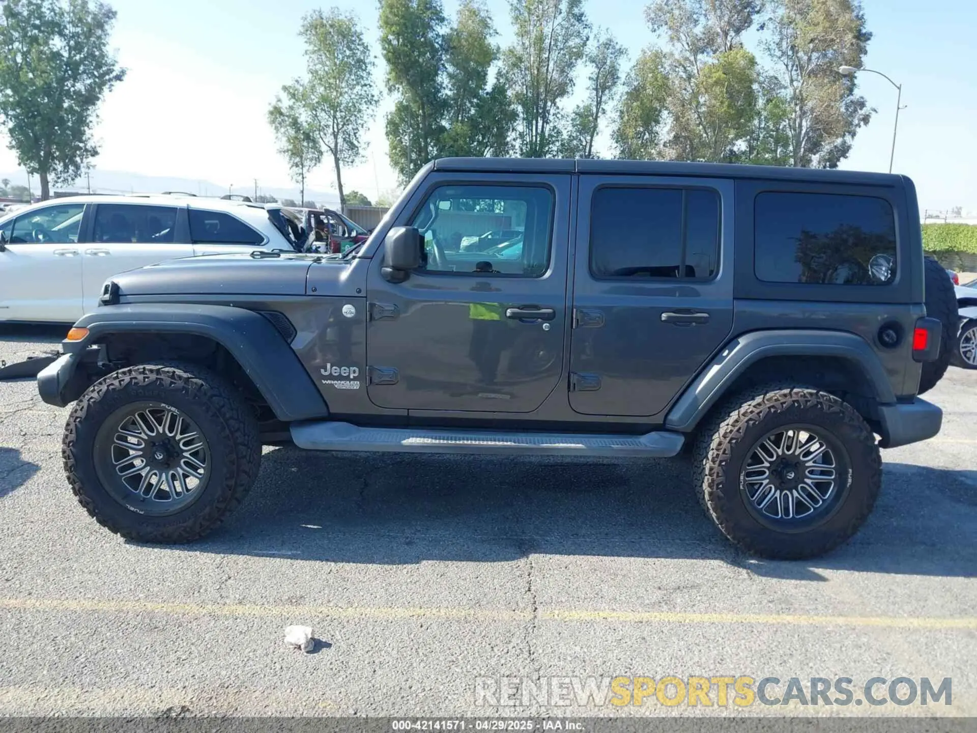 14 Photograph of a damaged car 1C4HJXDG1KW528470 JEEP WRANGLER UNLIMITED 2019
