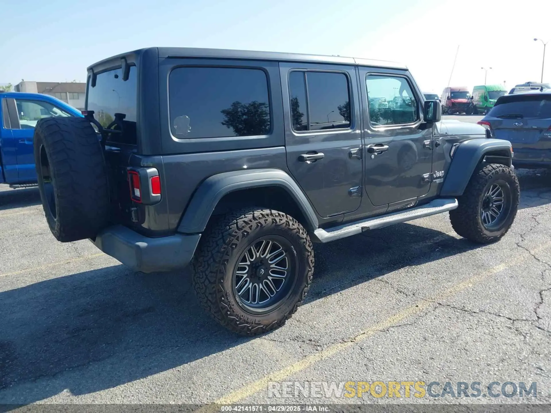 4 Photograph of a damaged car 1C4HJXDG1KW528470 JEEP WRANGLER UNLIMITED 2019