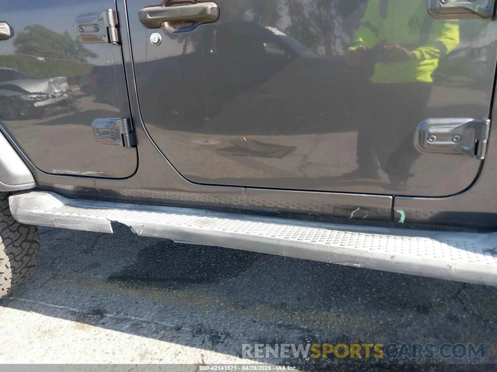 6 Photograph of a damaged car 1C4HJXDG1KW528470 JEEP WRANGLER UNLIMITED 2019