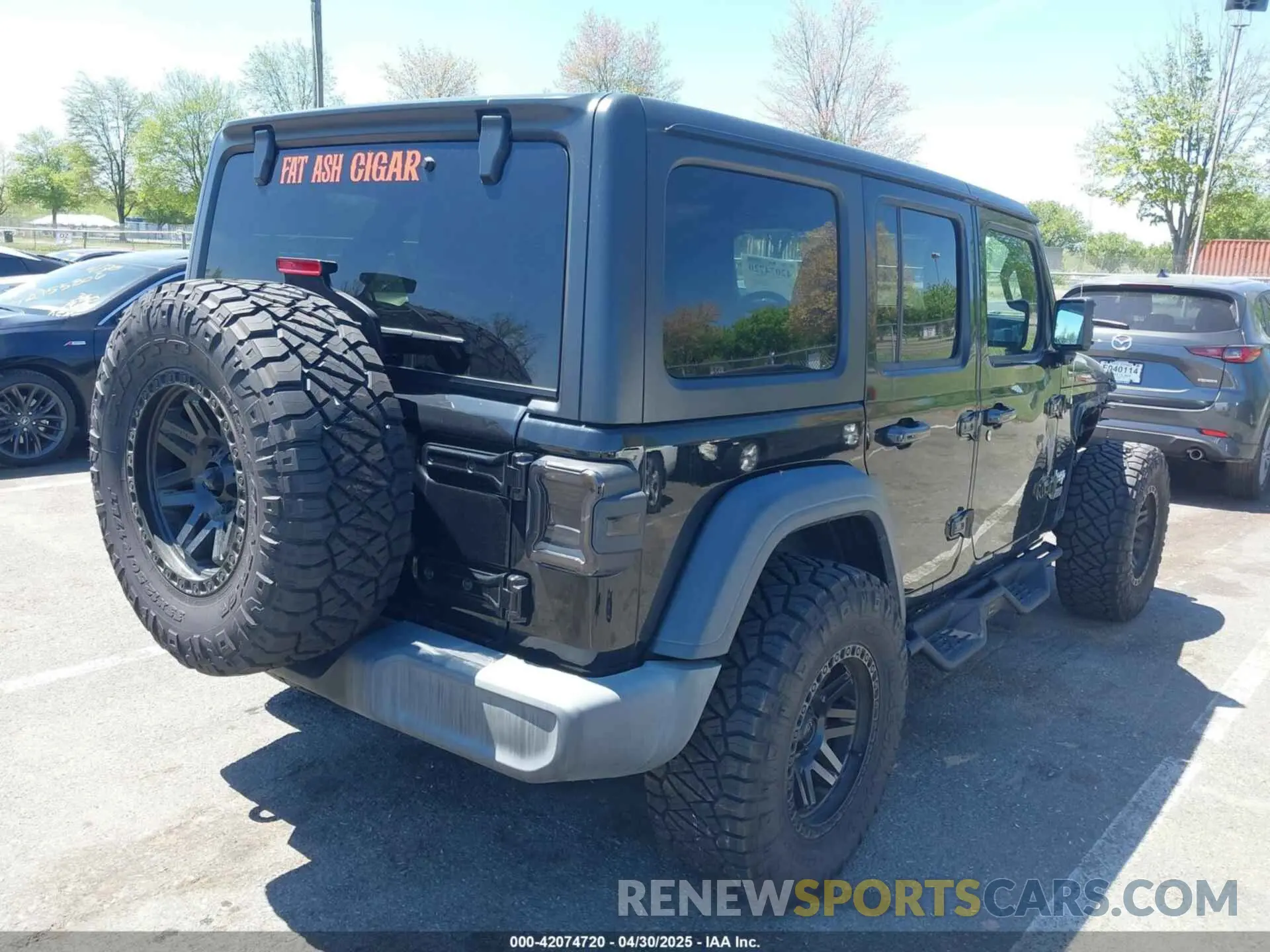 4 Photograph of a damaged car 1C4HJXDG1KW530168 JEEP WRANGLER UNLIMITED 2019