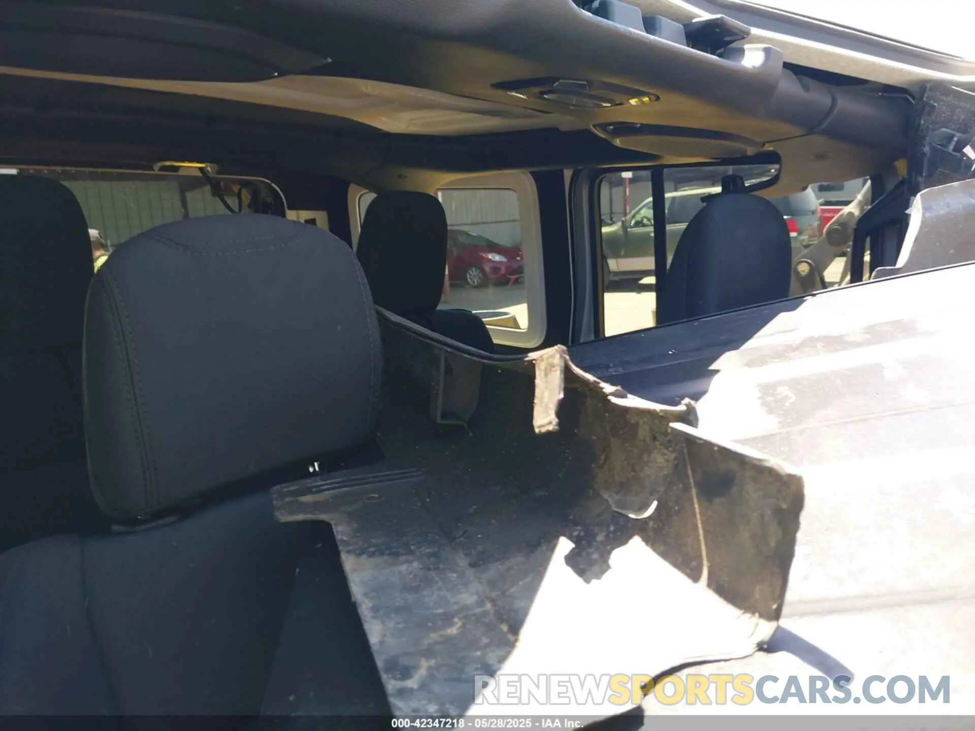 8 Photograph of a damaged car 1C4HJXDG1KW632215 JEEP WRANGLER UNLIMITED 2019