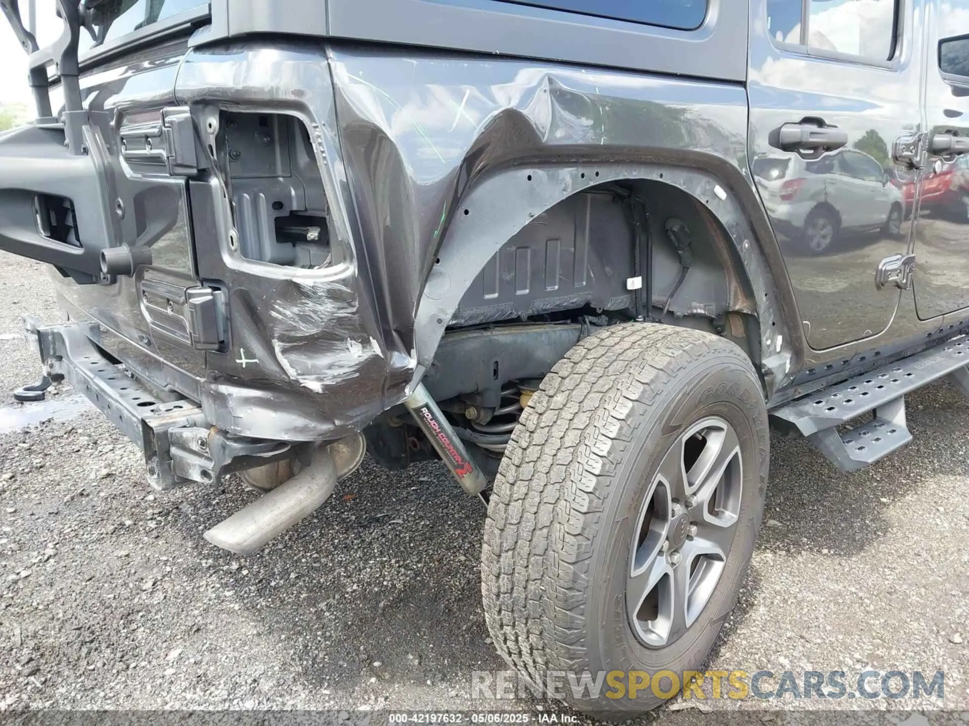 6 Photograph of a damaged car 1C4HJXDG3KW569389 JEEP WRANGLER UNLIMITED 2019