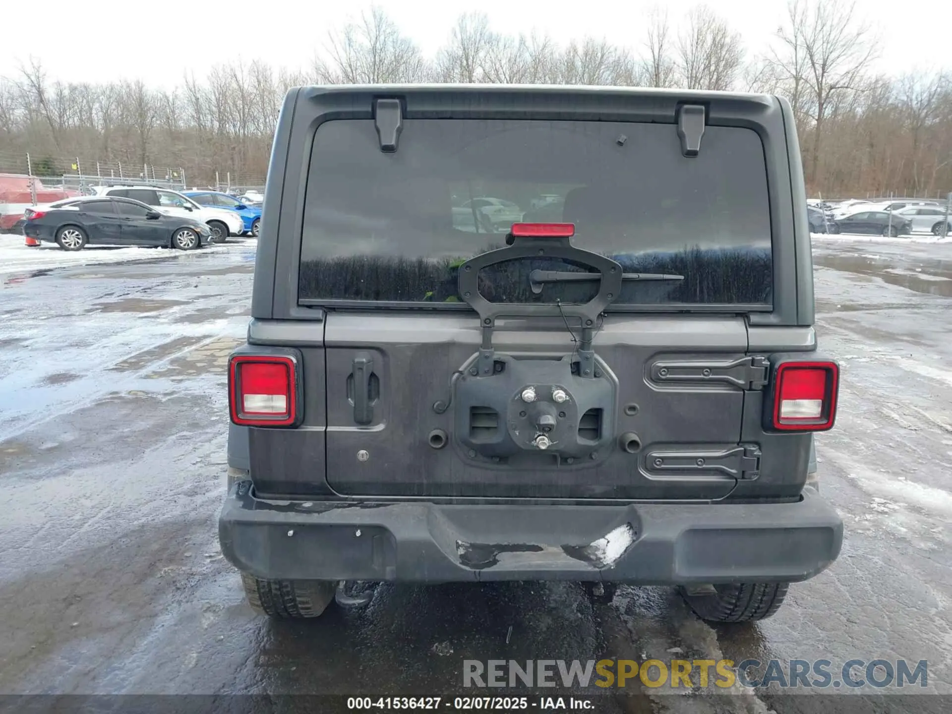 17 Photograph of a damaged car 1C4HJXDG3KW569392 JEEP WRANGLER UNLIMITED 2019