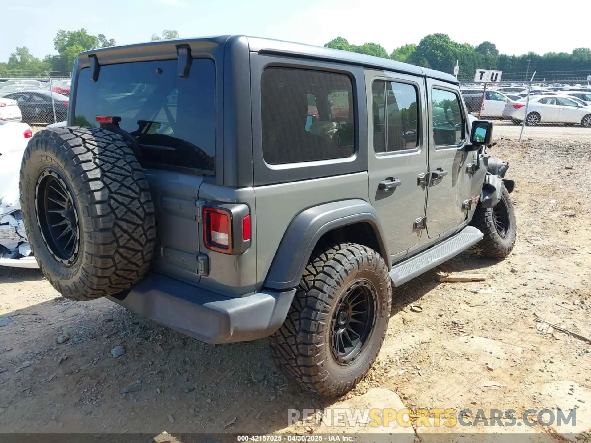 4 Photograph of a damaged car 1C4HJXDG3KW662946 JEEP WRANGLER UNLIMITED 2019