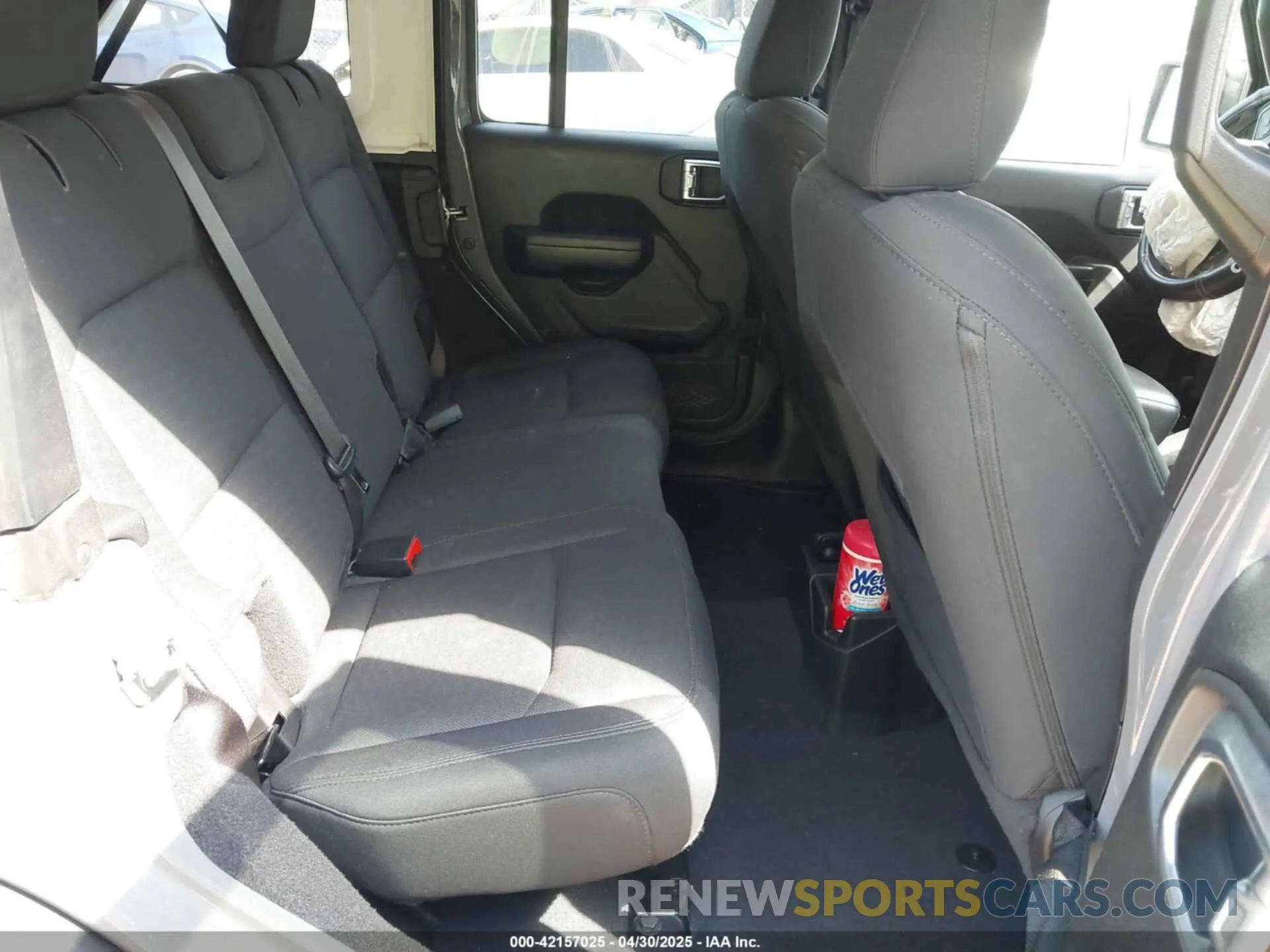 8 Photograph of a damaged car 1C4HJXDG3KW662946 JEEP WRANGLER UNLIMITED 2019
