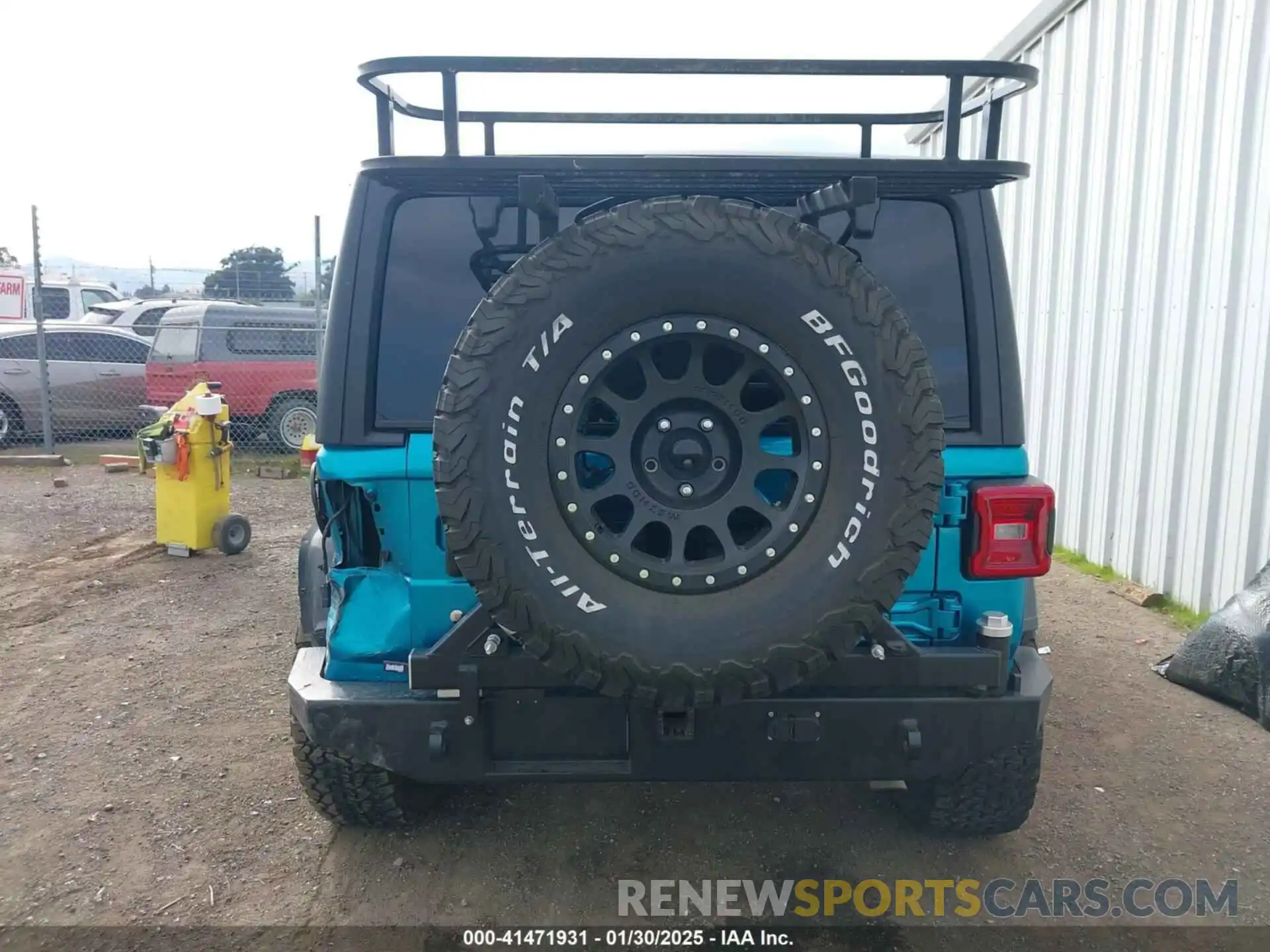 17 Photograph of a damaged car 1C4HJXDG3KW669444 JEEP WRANGLER UNLIMITED 2019