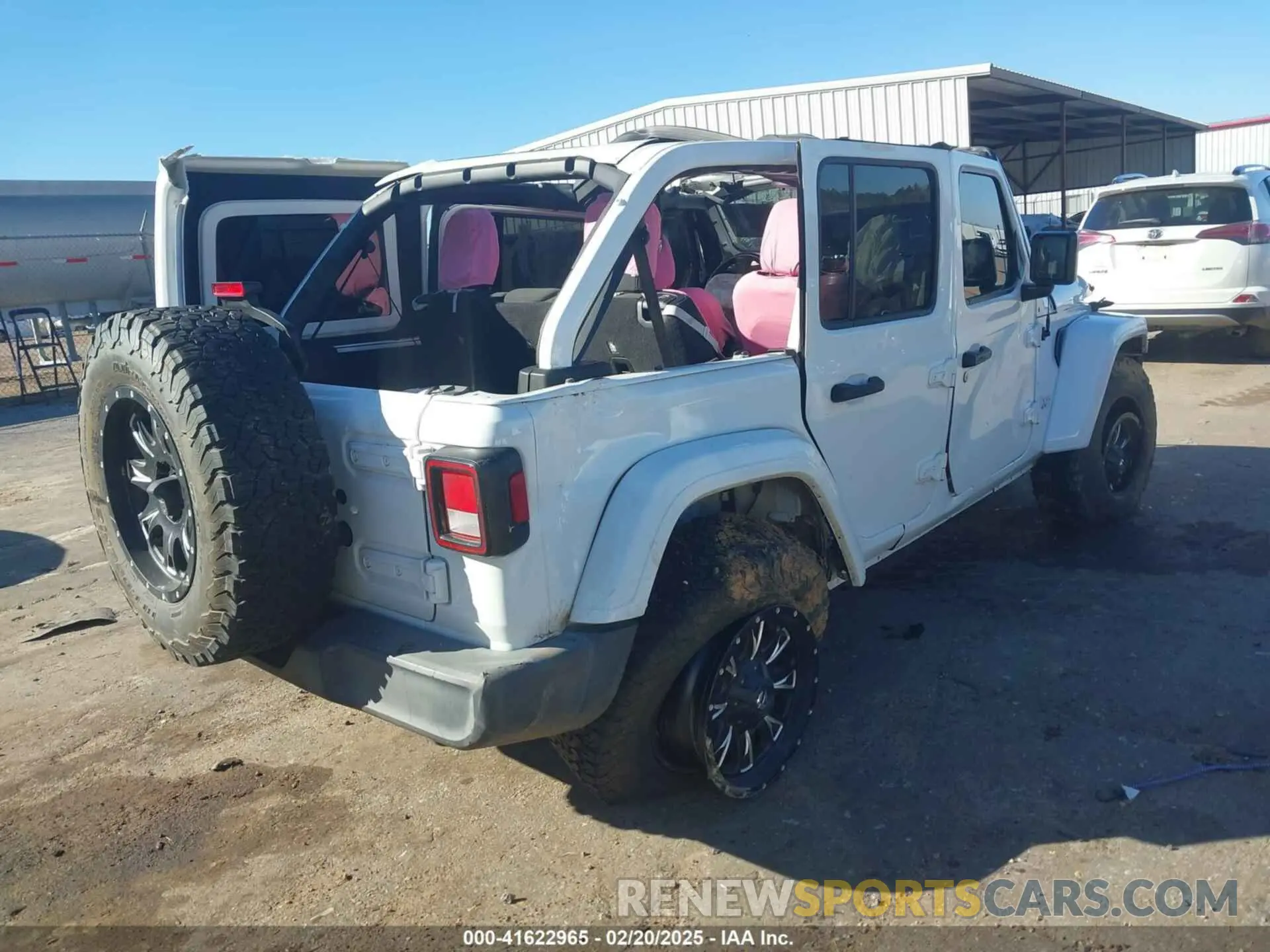 4 Photograph of a damaged car 1C4HJXDG4KW527085 JEEP WRANGLER UNLIMITED 2019