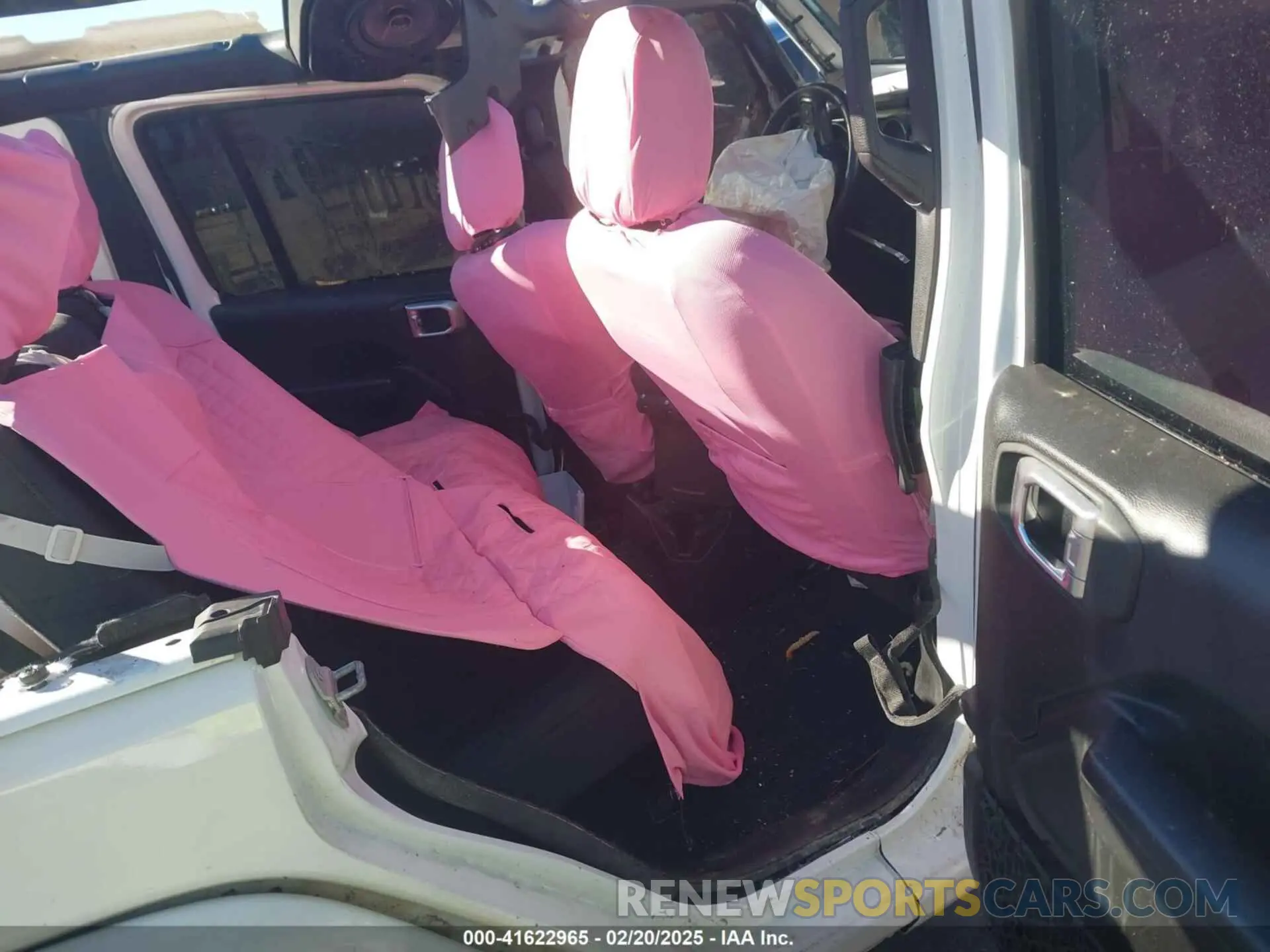 8 Photograph of a damaged car 1C4HJXDG4KW527085 JEEP WRANGLER UNLIMITED 2019