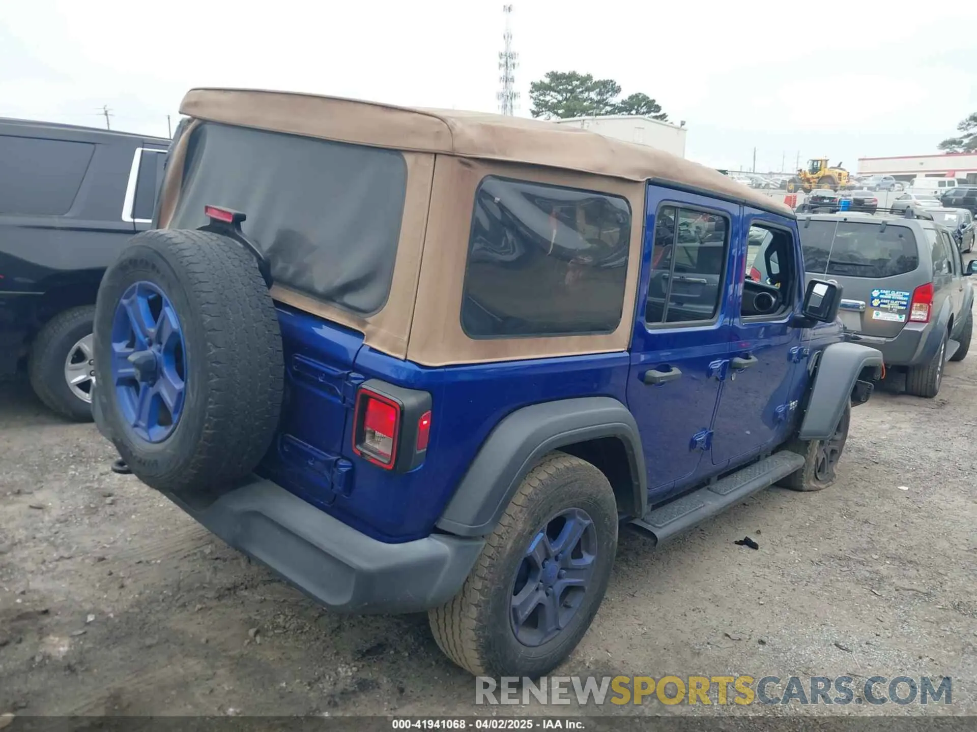 4 Photograph of a damaged car 1C4HJXDG4KW627445 JEEP WRANGLER UNLIMITED 2019