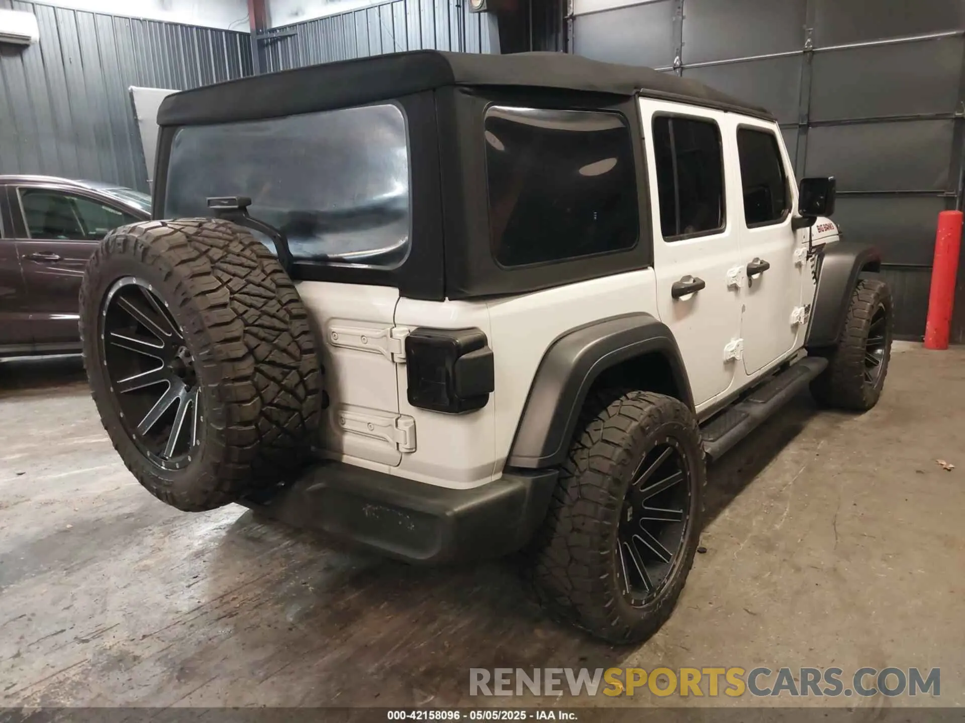 4 Photograph of a damaged car 1C4HJXDG4KW639403 JEEP WRANGLER UNLIMITED 2019