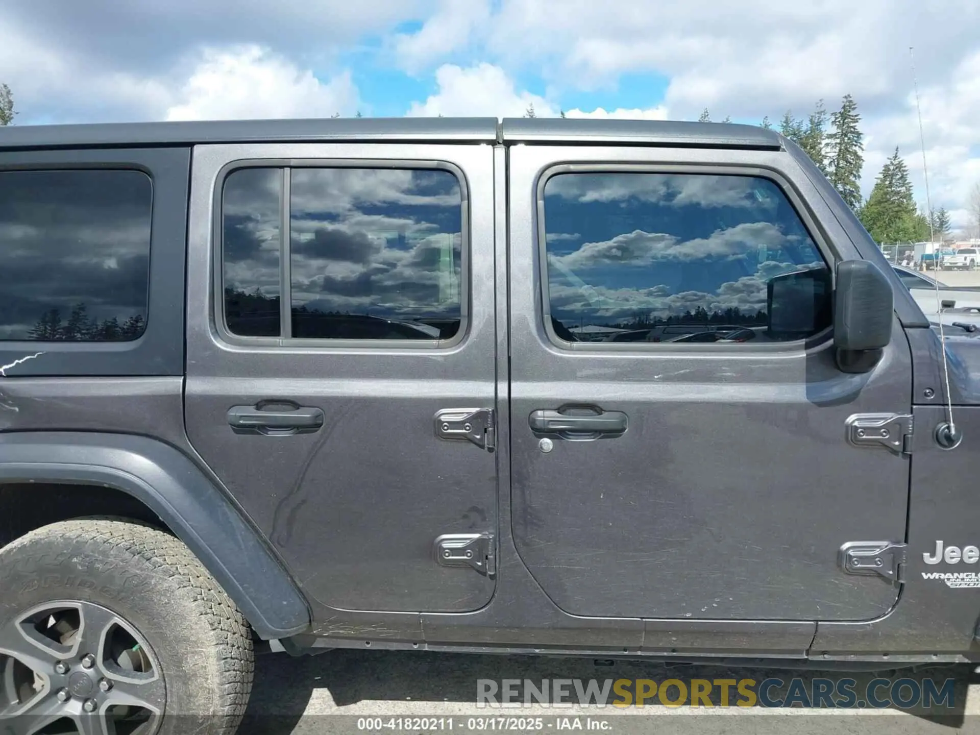 14 Photograph of a damaged car 1C4HJXDG6KW538685 JEEP WRANGLER UNLIMITED 2019