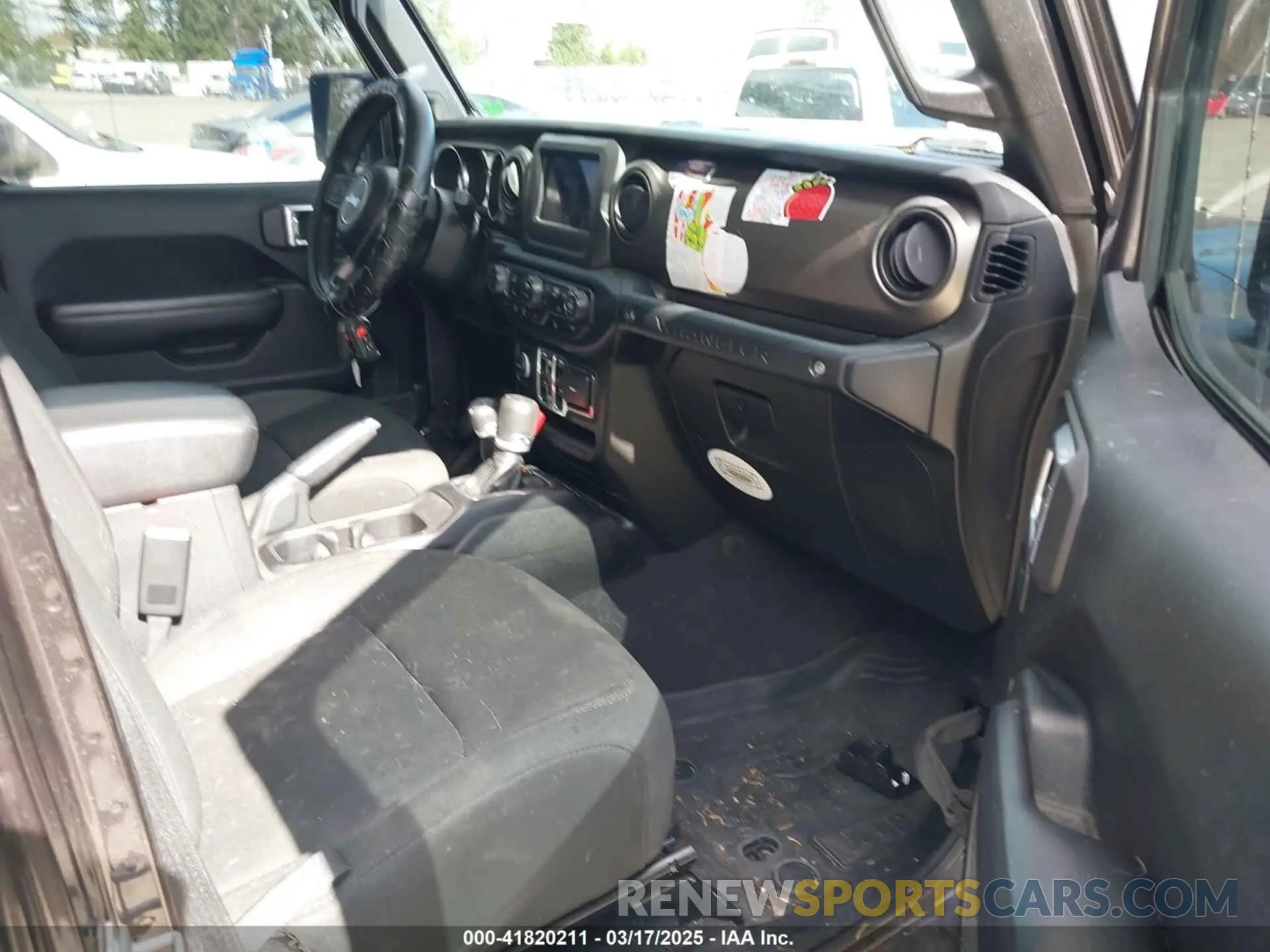 5 Photograph of a damaged car 1C4HJXDG6KW538685 JEEP WRANGLER UNLIMITED 2019