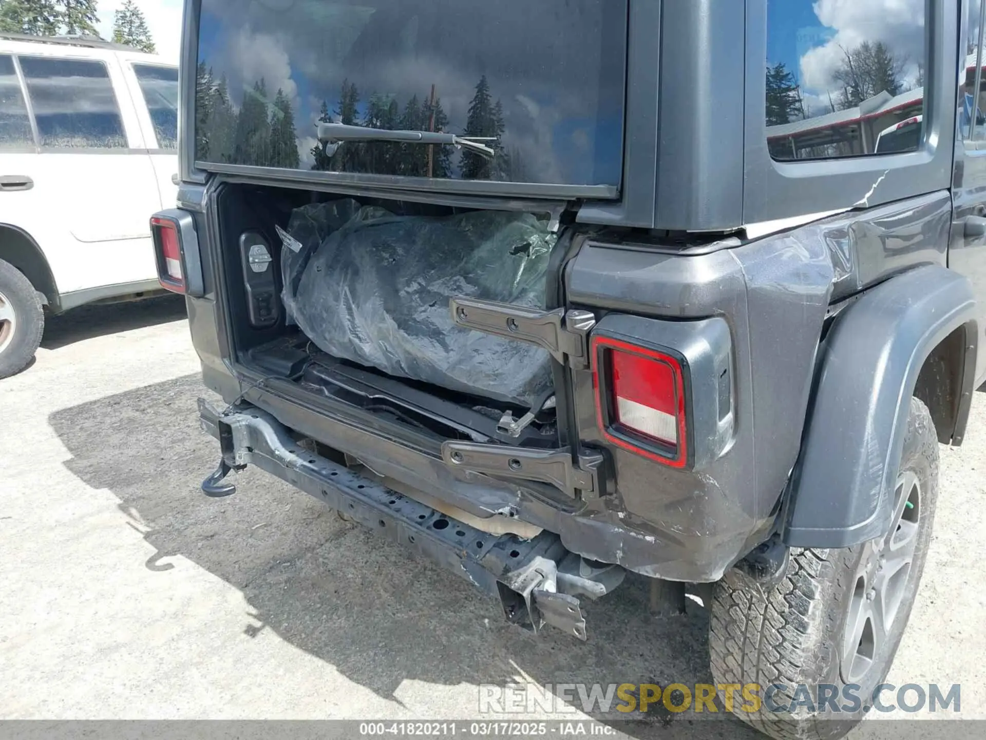 6 Photograph of a damaged car 1C4HJXDG6KW538685 JEEP WRANGLER UNLIMITED 2019