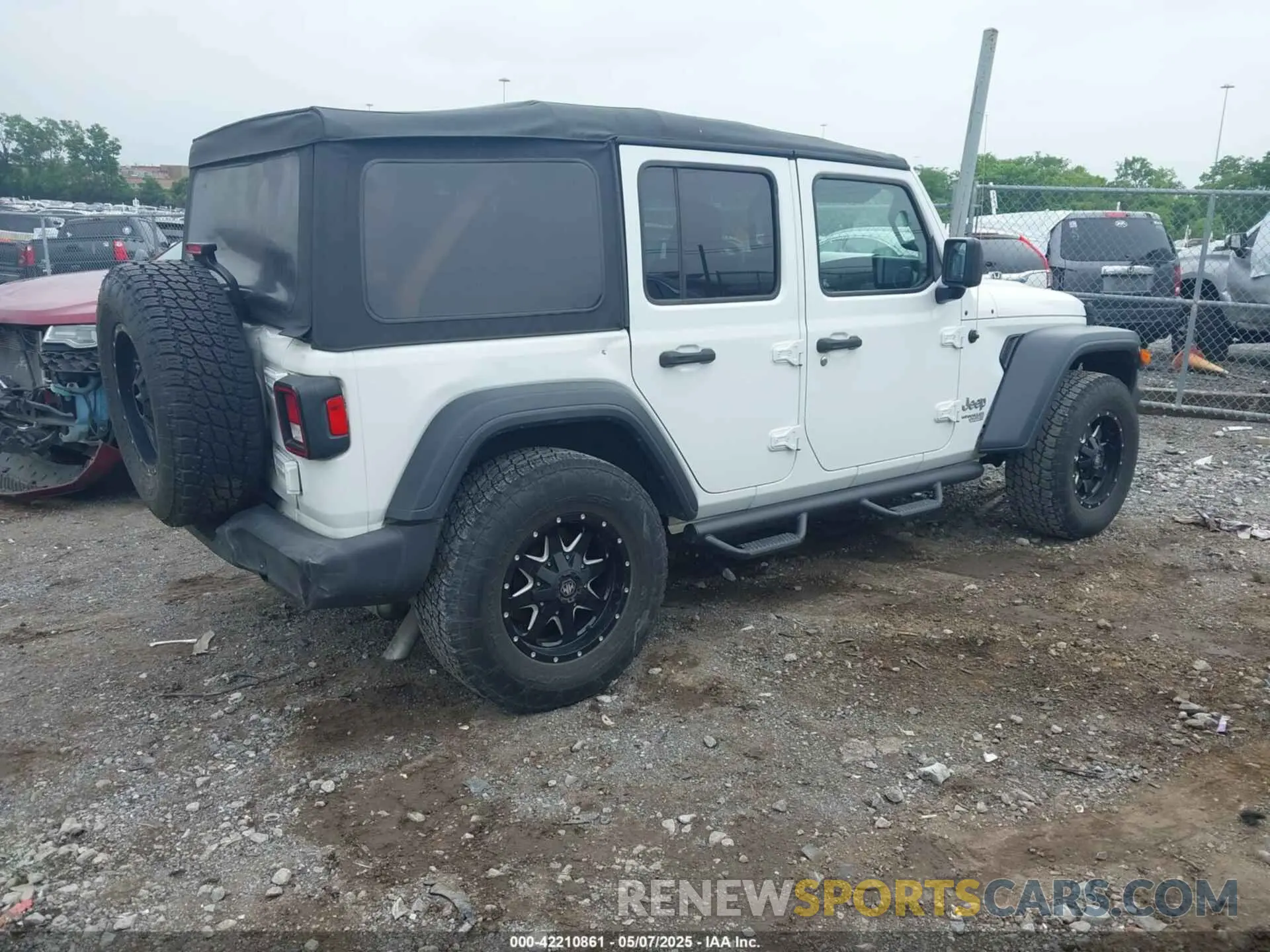 4 Photograph of a damaged car 1C4HJXDG7KW553468 JEEP WRANGLER UNLIMITED 2019