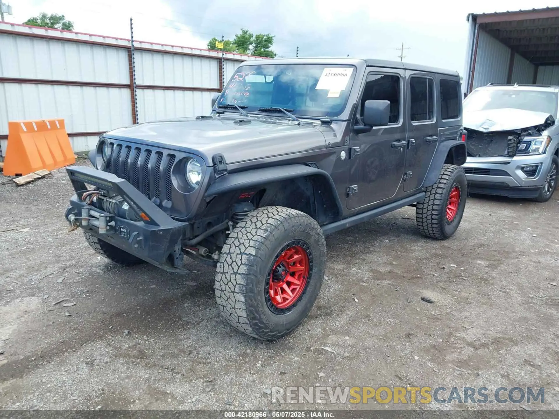 2 Photograph of a damaged car 1C4HJXDG9KW598816 JEEP WRANGLER UNLIMITED 2019