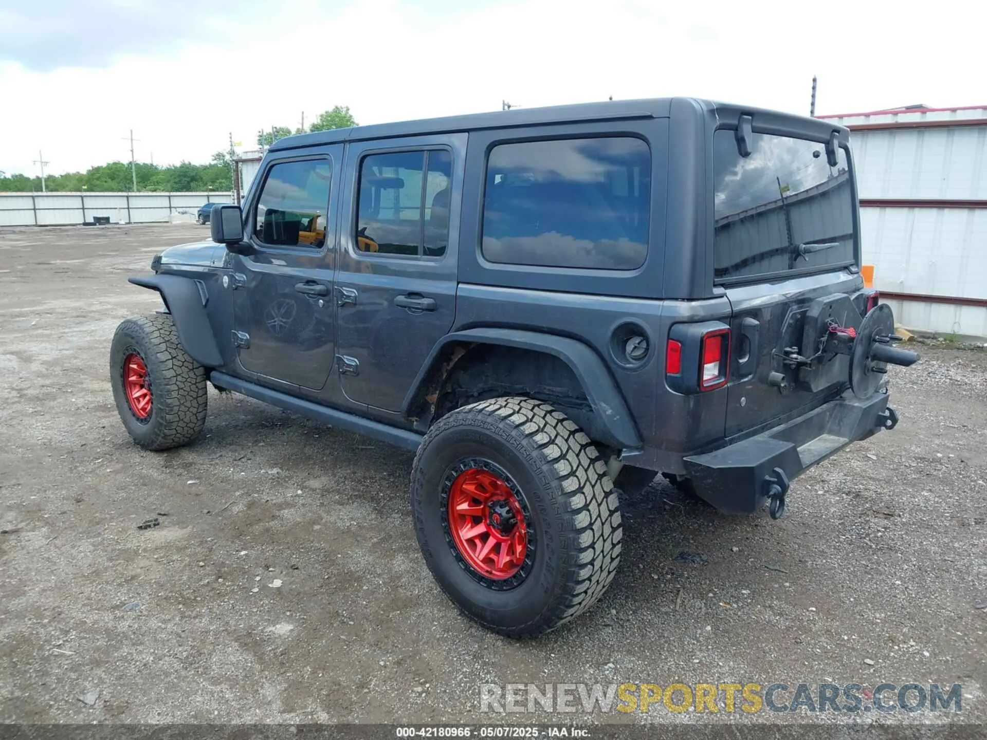3 Photograph of a damaged car 1C4HJXDG9KW598816 JEEP WRANGLER UNLIMITED 2019