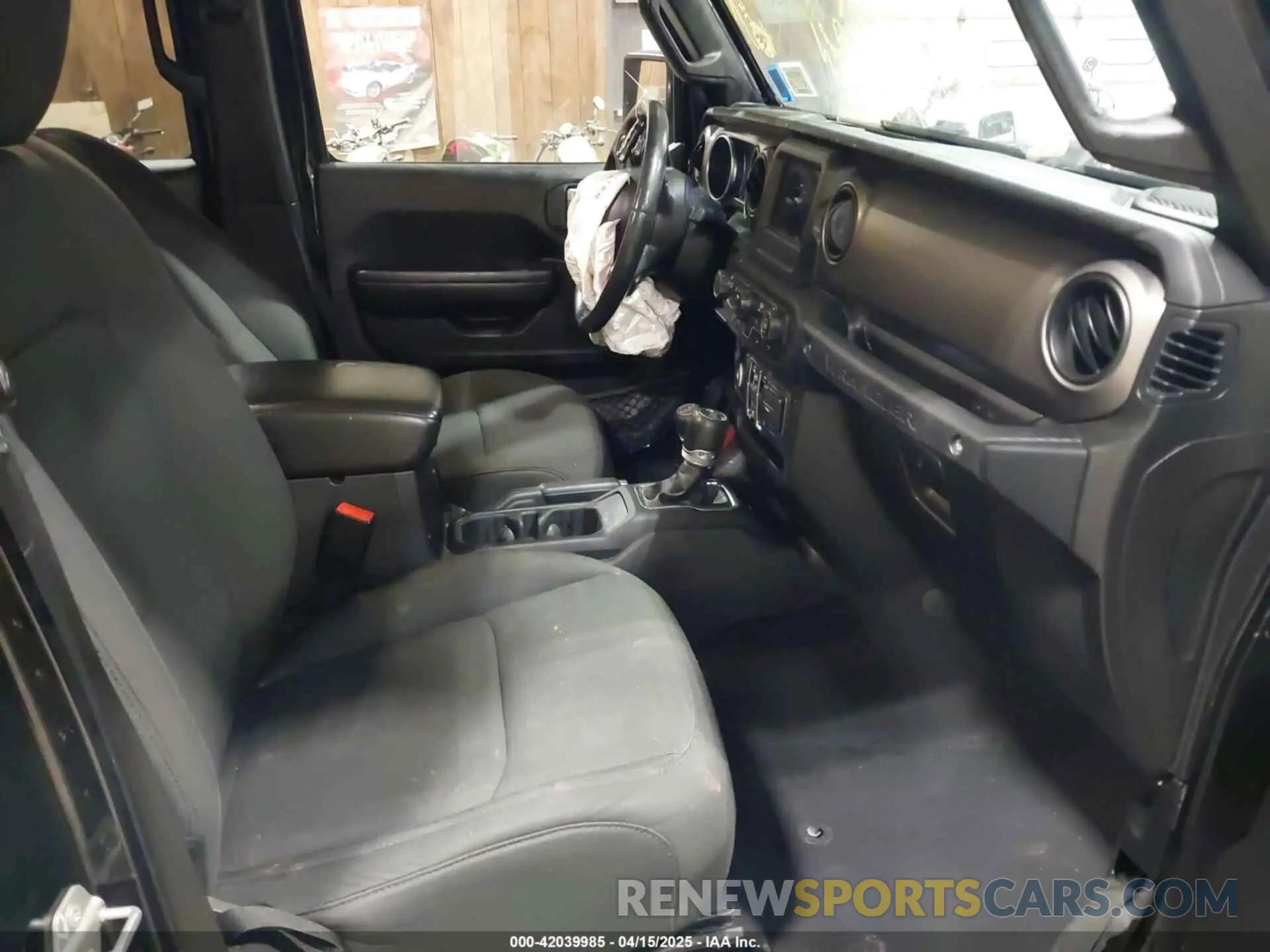 5 Photograph of a damaged car 1C4HJXDGXKW505396 JEEP WRANGLER UNLIMITED 2019