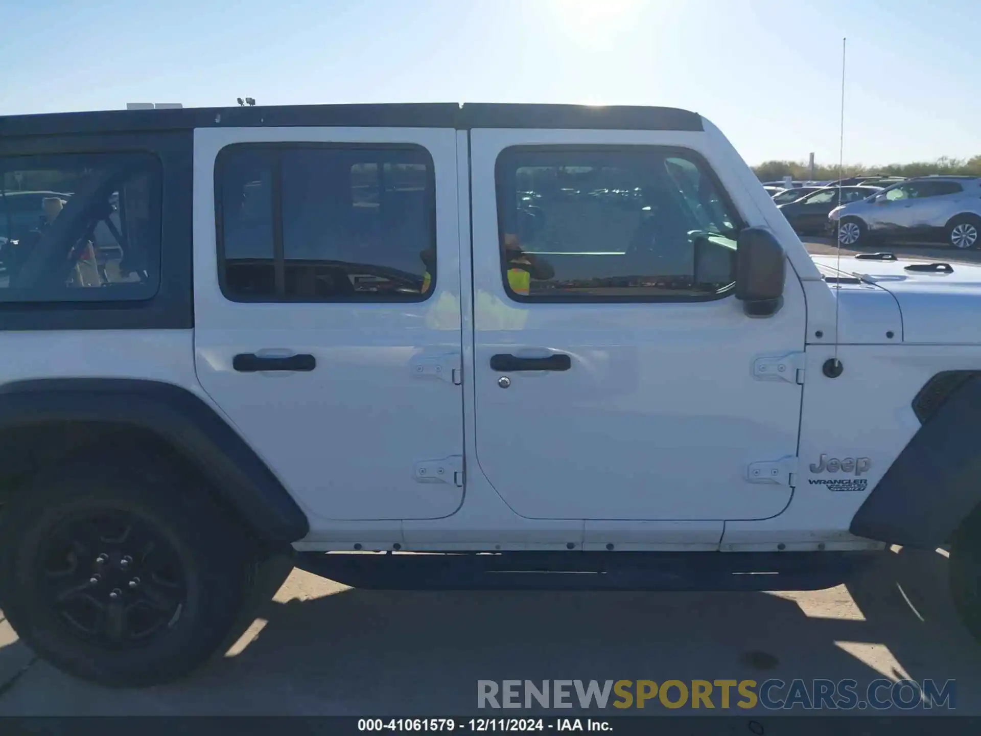 14 Photograph of a damaged car 1C4HJXDGXKW663785 JEEP WRANGLER UNLIMITED 2019