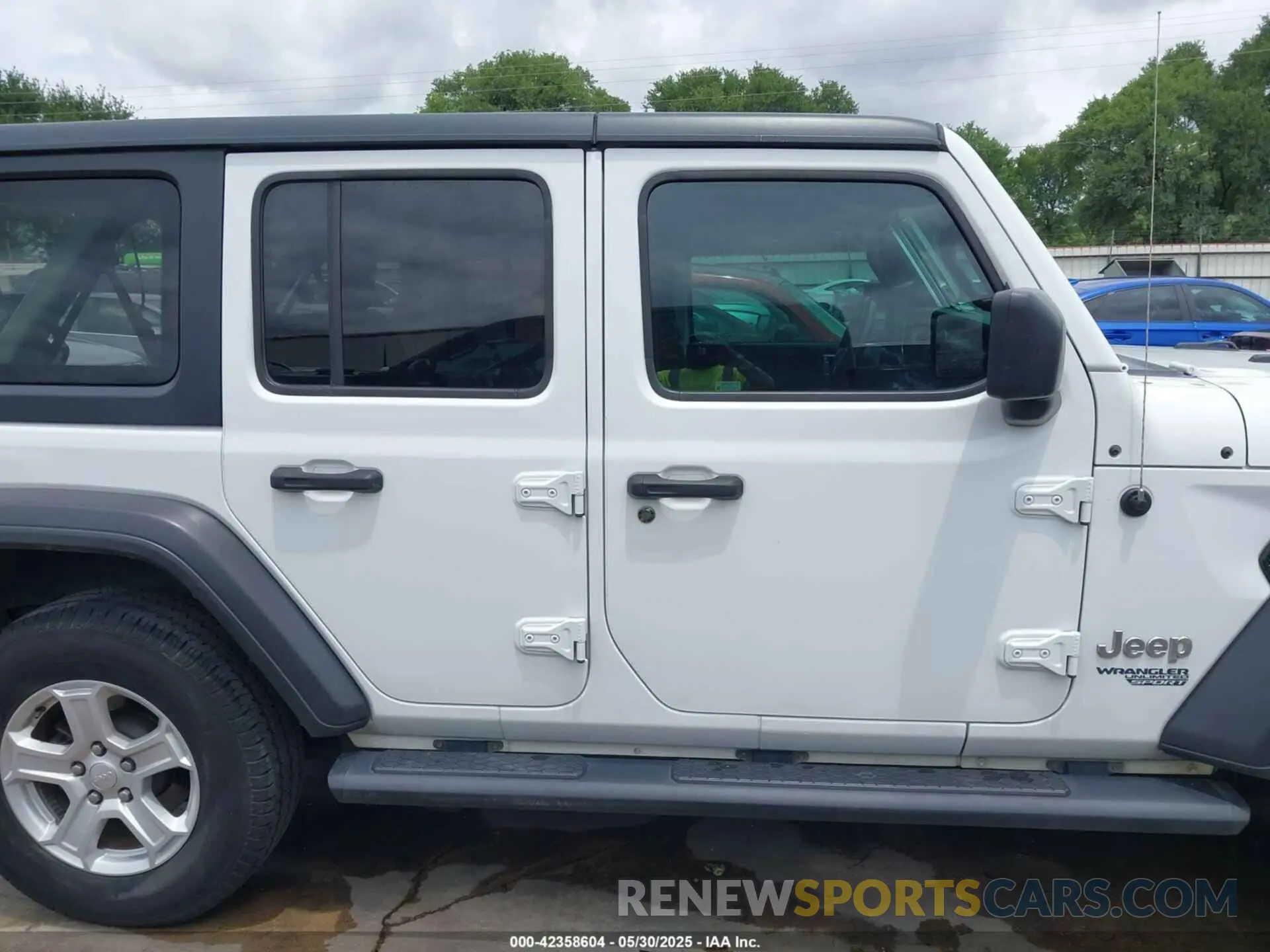 14 Photograph of a damaged car 1C4HJXDN3KW689739 JEEP WRANGLER UNLIMITED 2019