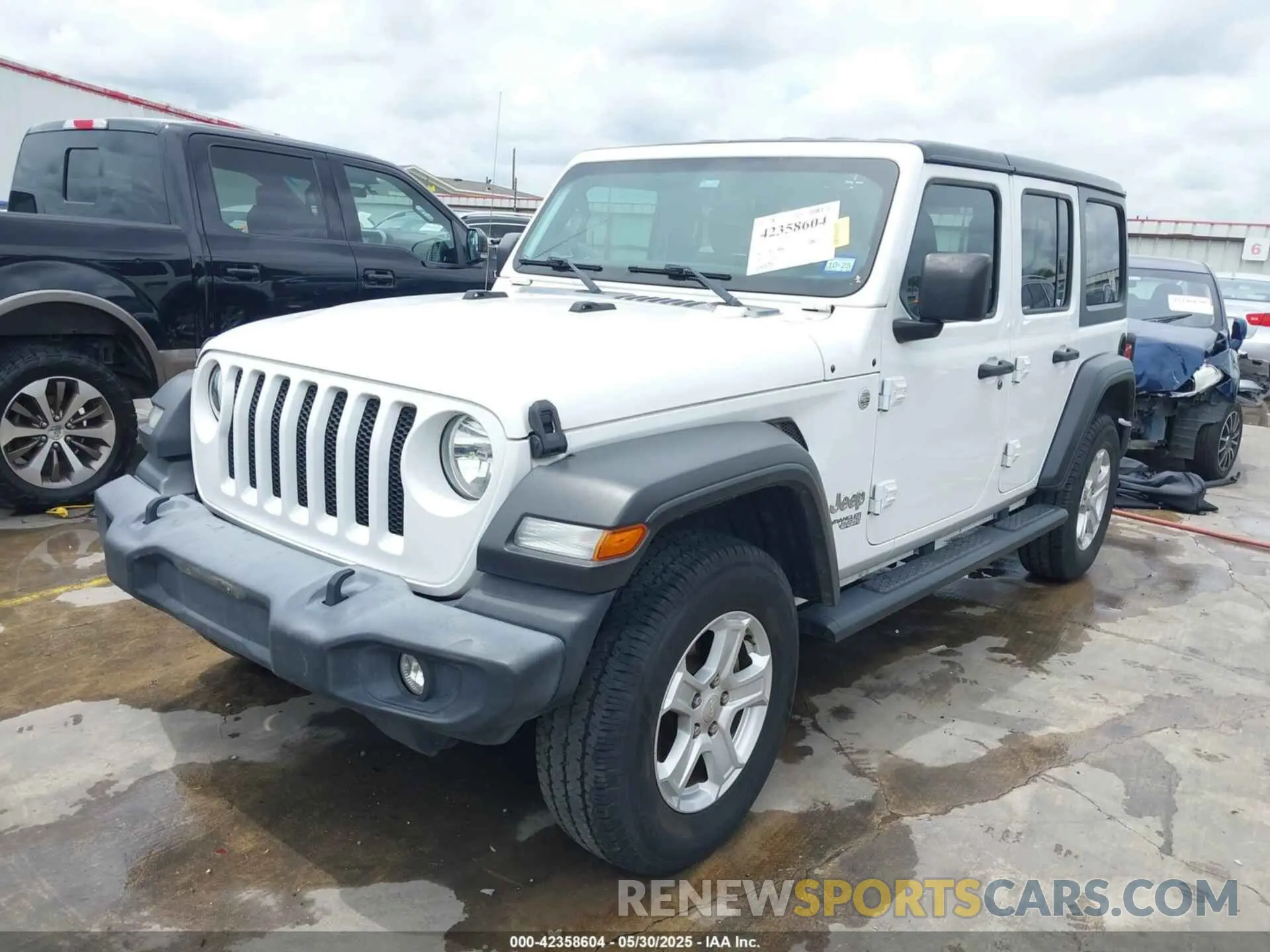 2 Photograph of a damaged car 1C4HJXDN3KW689739 JEEP WRANGLER UNLIMITED 2019