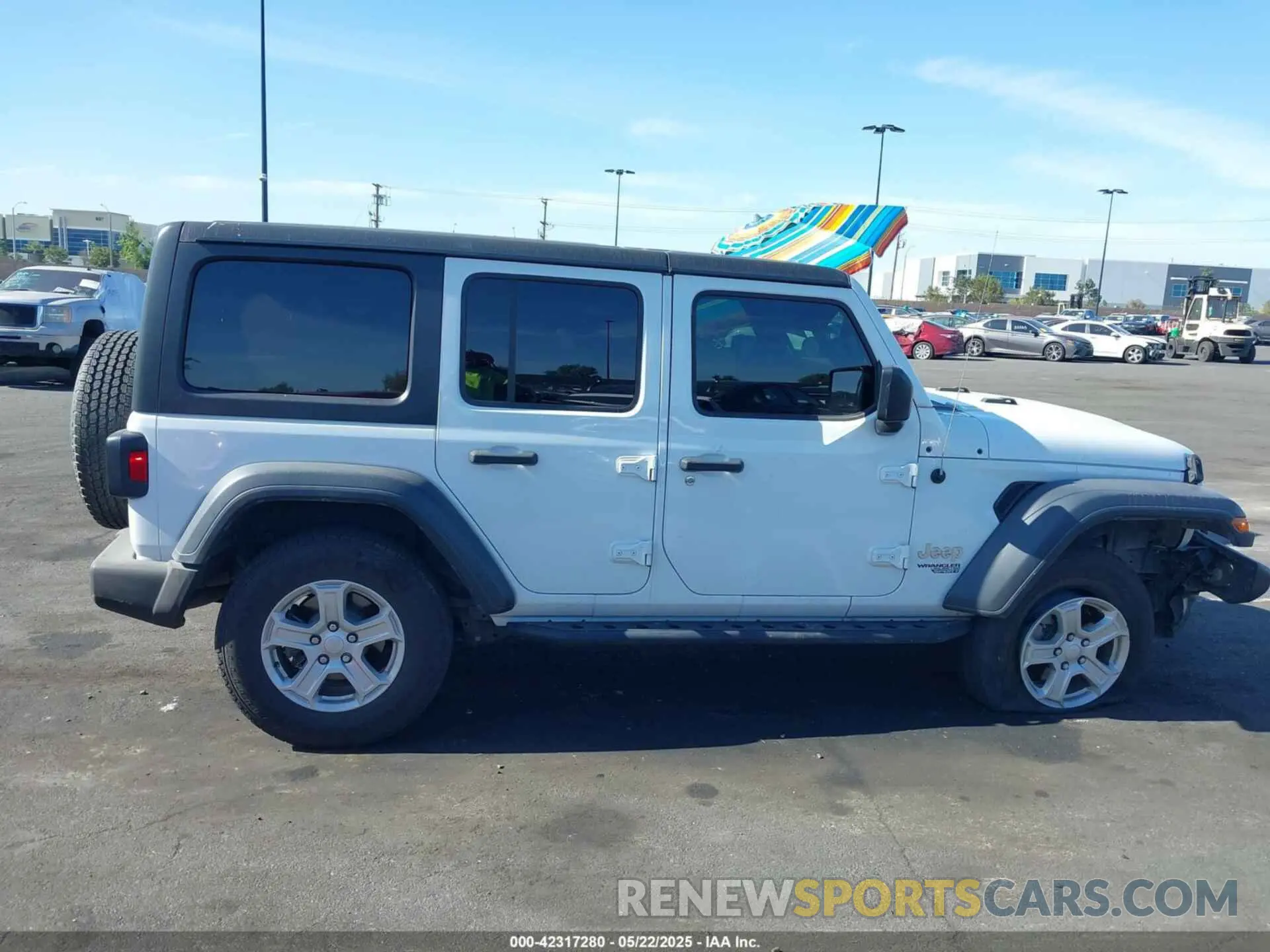 13 Photograph of a damaged car 1C4HJXDN4KW570520 JEEP WRANGLER UNLIMITED 2019