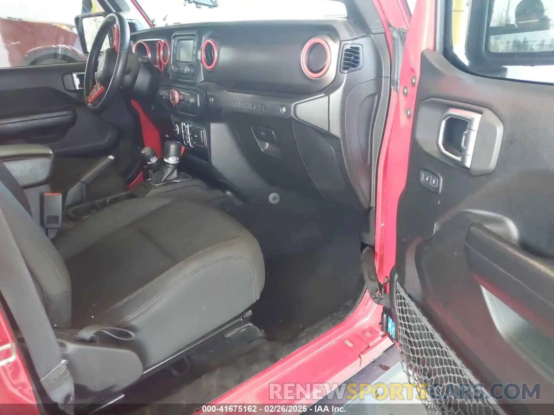 5 Photograph of a damaged car 1C4HJXDN4KW637889 JEEP WRANGLER UNLIMITED 2019