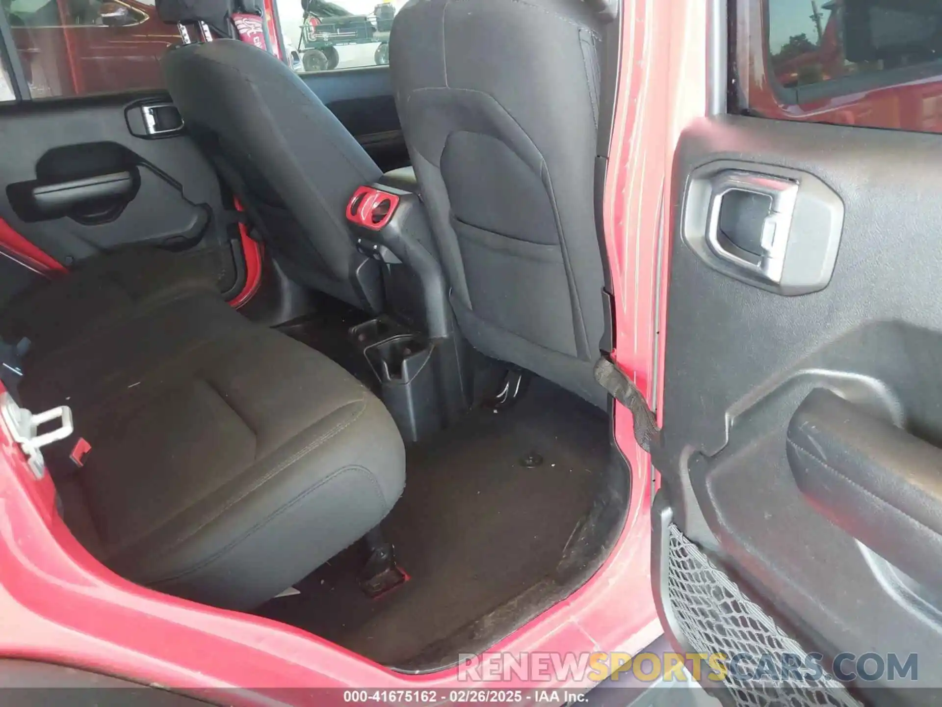 8 Photograph of a damaged car 1C4HJXDN4KW637889 JEEP WRANGLER UNLIMITED 2019