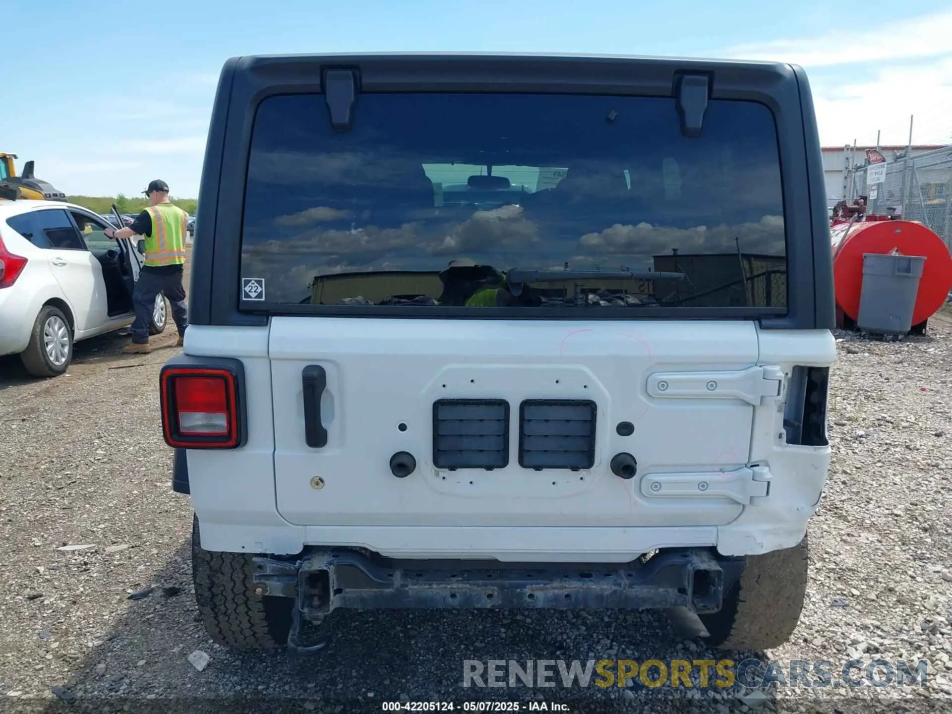 16 Photograph of a damaged car 1C4HJXDN5KW618297 JEEP WRANGLER UNLIMITED 2019