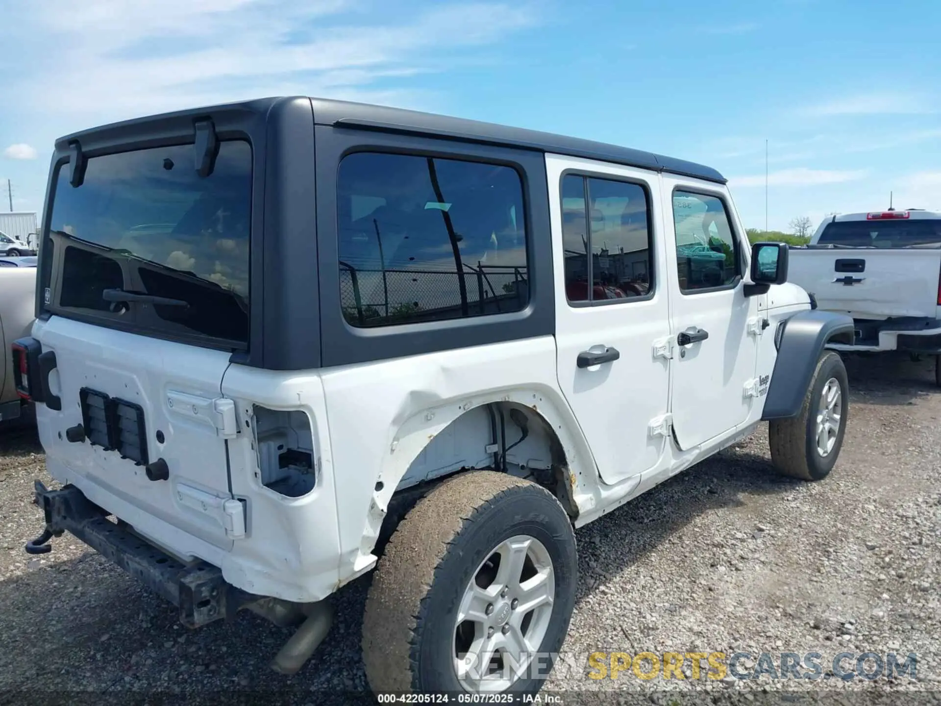 4 Photograph of a damaged car 1C4HJXDN5KW618297 JEEP WRANGLER UNLIMITED 2019