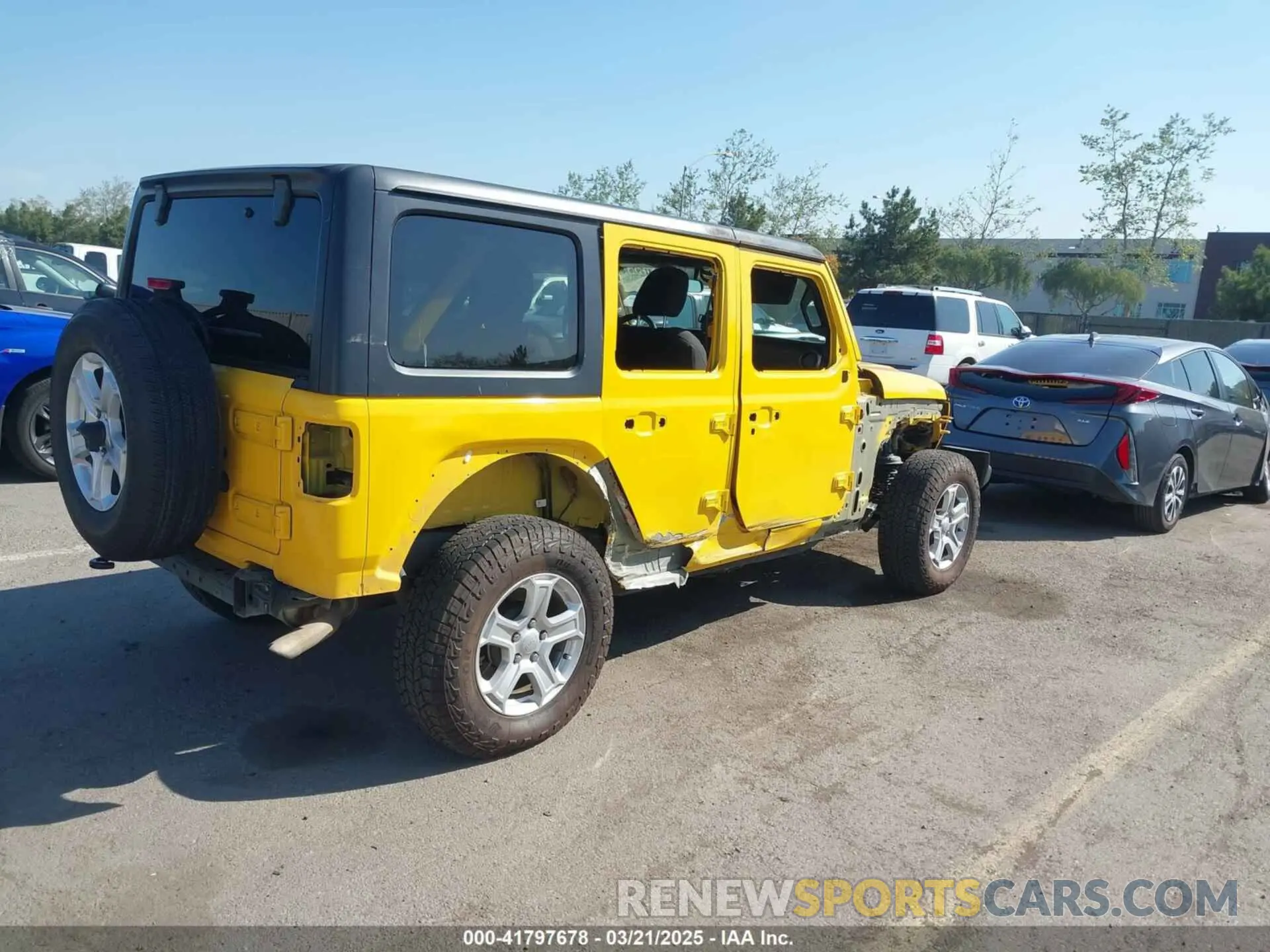 4 Photograph of a damaged car 1C4HJXDN6KW593281 JEEP WRANGLER UNLIMITED 2019