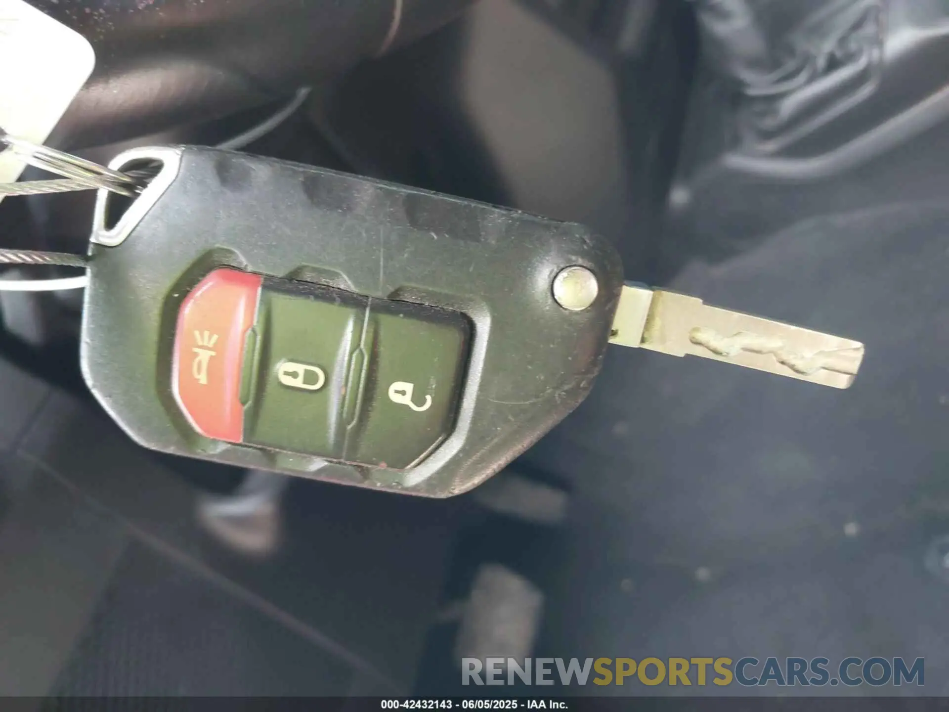 11 Photograph of a damaged car 1C4HJXDN6KW639739 JEEP WRANGLER UNLIMITED 2019