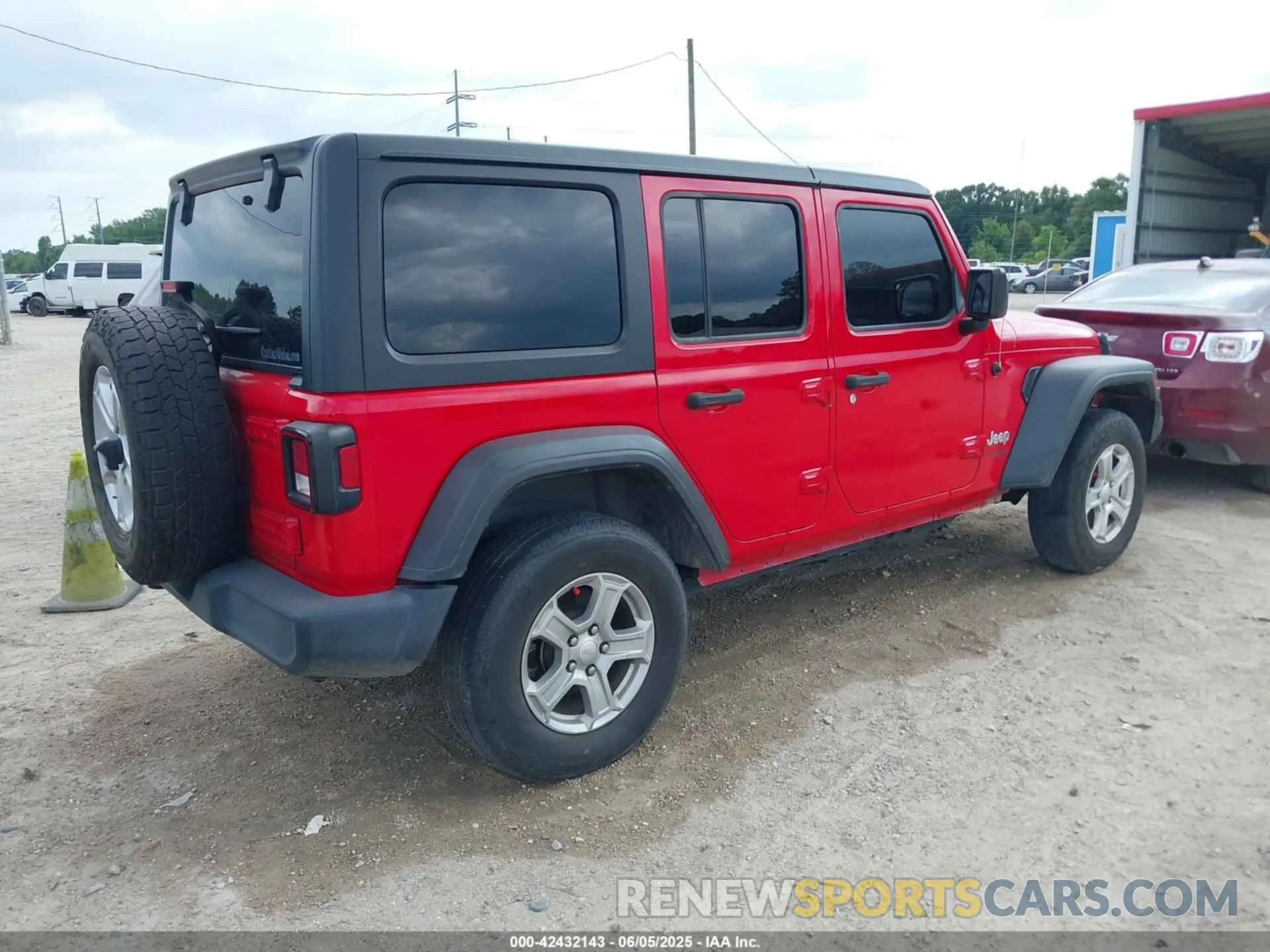 4 Photograph of a damaged car 1C4HJXDN6KW639739 JEEP WRANGLER UNLIMITED 2019