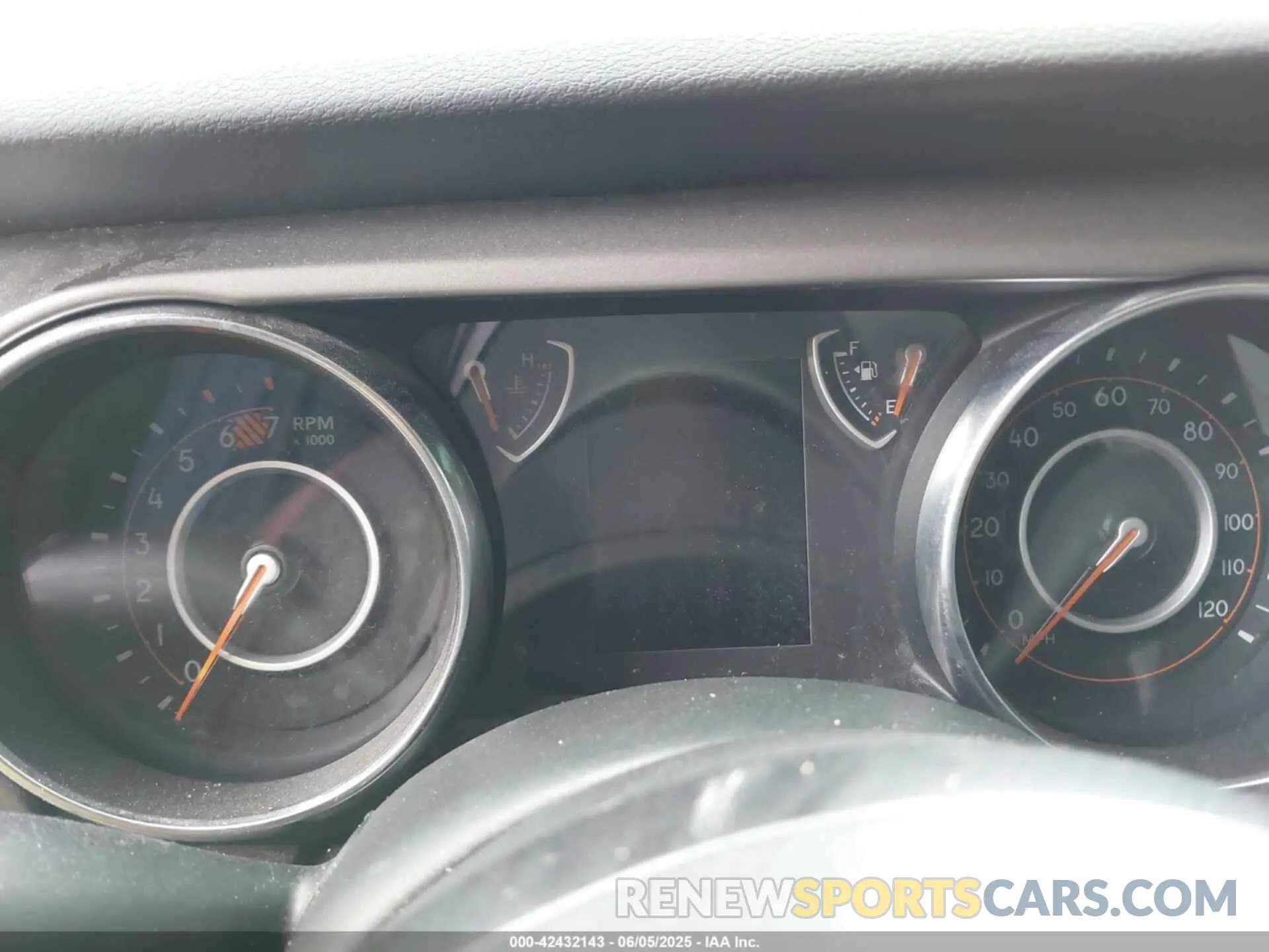 7 Photograph of a damaged car 1C4HJXDN6KW639739 JEEP WRANGLER UNLIMITED 2019