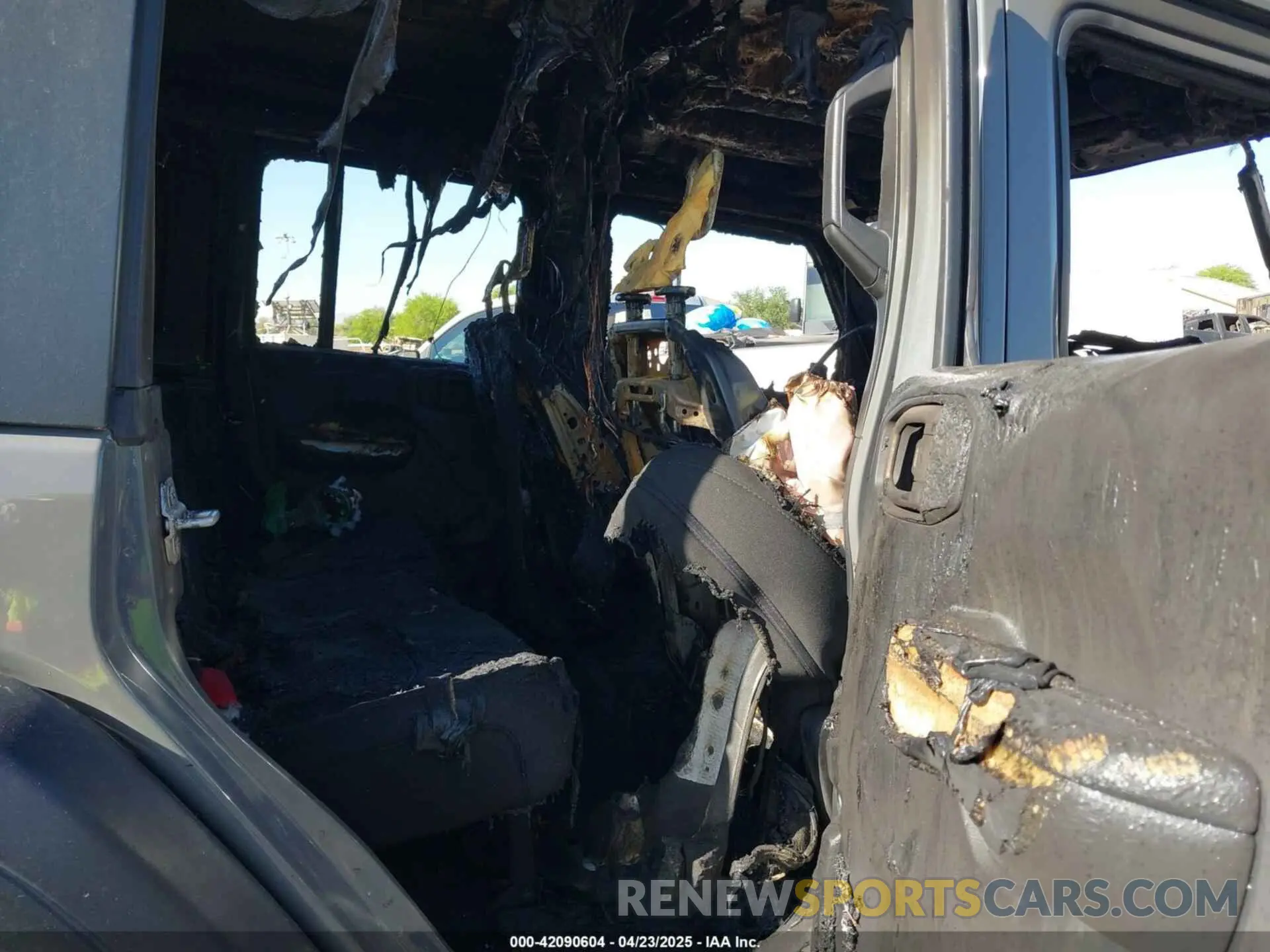 8 Photograph of a damaged car 1C4HJXDN8KW617970 JEEP WRANGLER UNLIMITED 2019