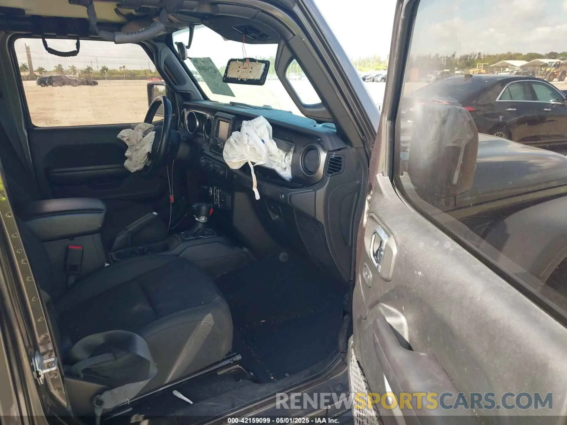 5 Photograph of a damaged car 1C4HJXDN9KW636592 JEEP WRANGLER UNLIMITED 2019
