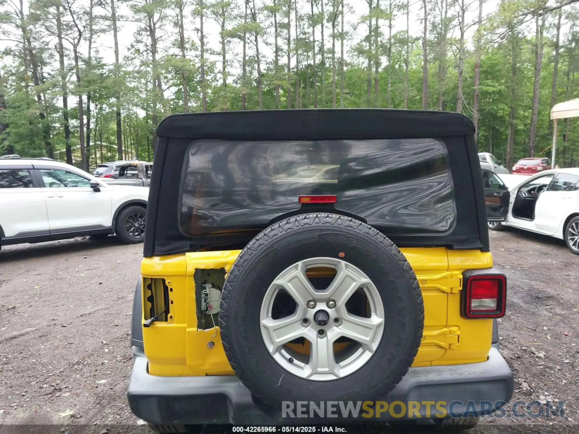 16 Photograph of a damaged car 1C4HJXDNXKW565788 JEEP WRANGLER UNLIMITED 2019