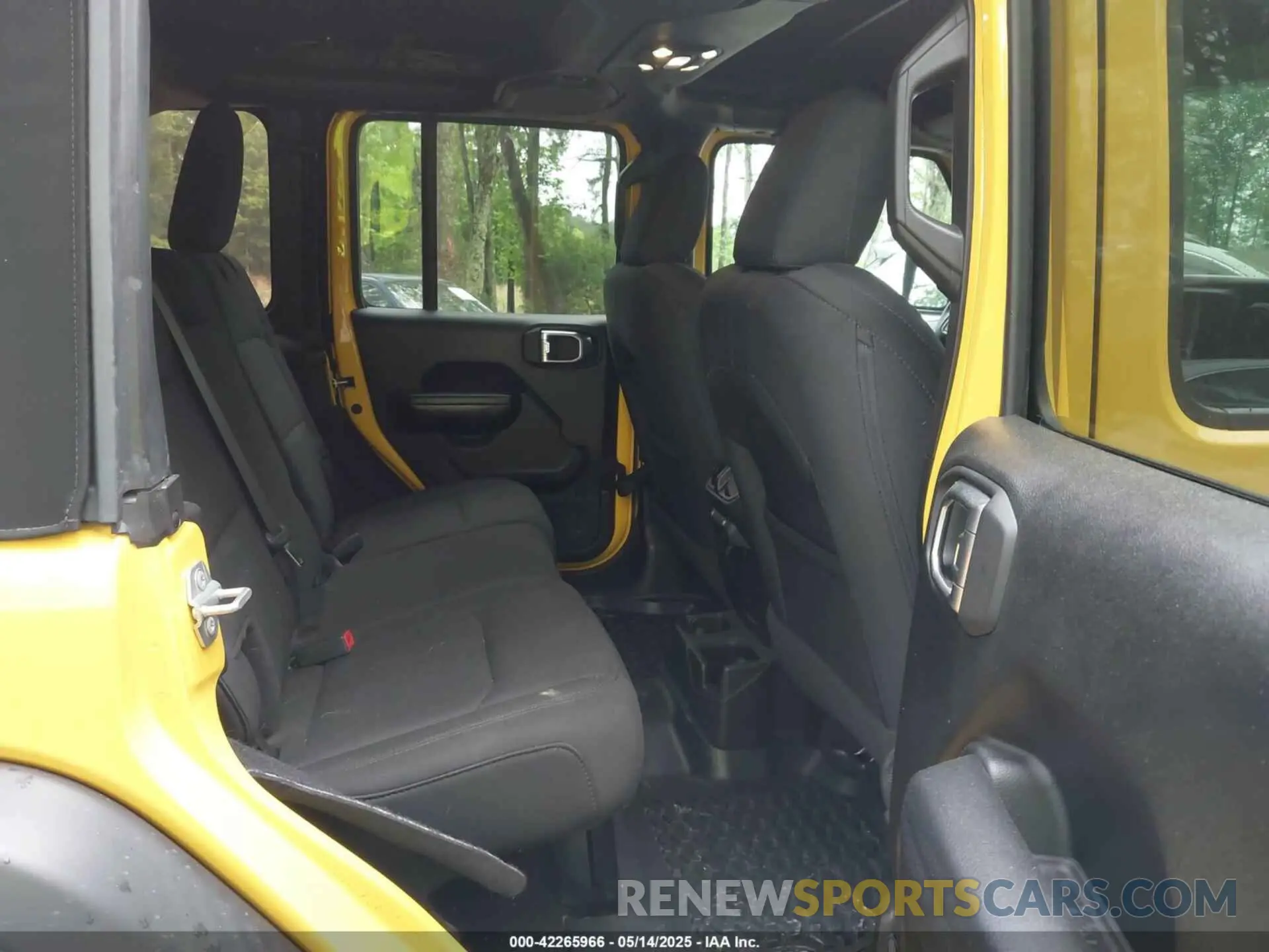 8 Photograph of a damaged car 1C4HJXDNXKW565788 JEEP WRANGLER UNLIMITED 2019