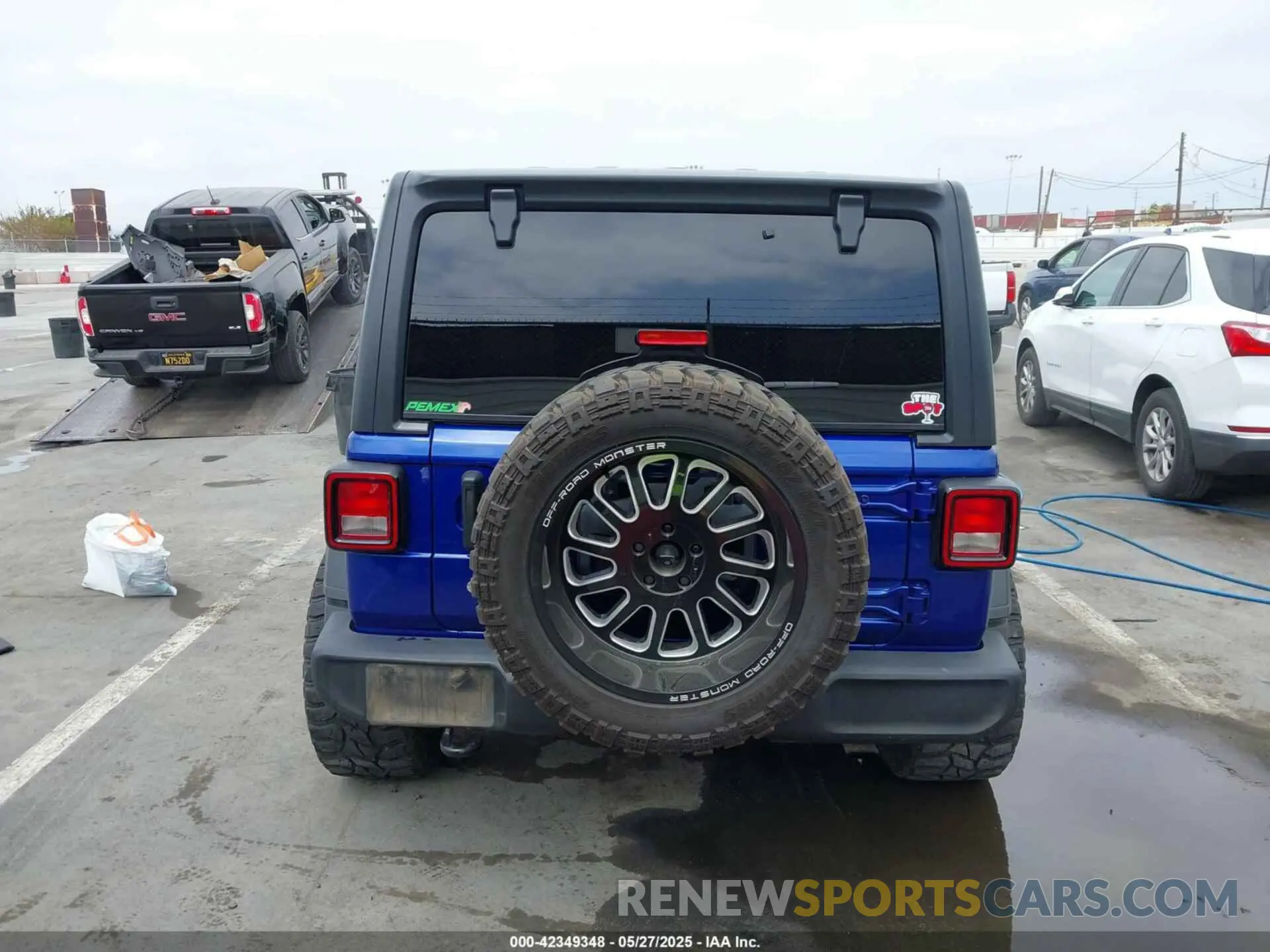 17 Photograph of a damaged car 1C4HJXDNXKW646905 JEEP WRANGLER UNLIMITED 2019