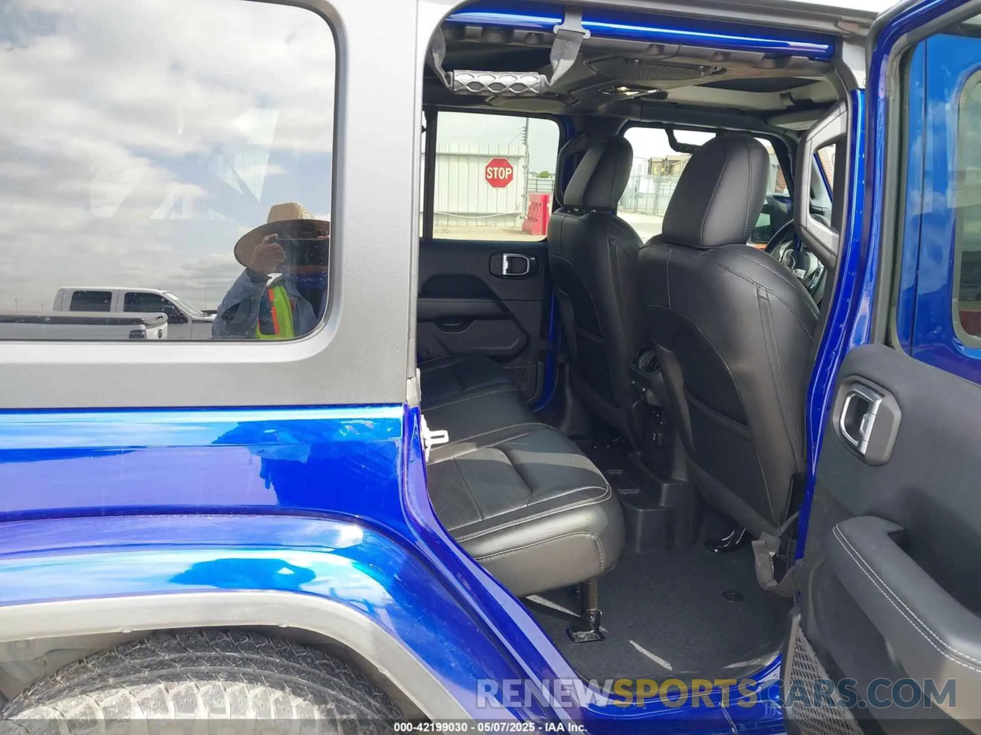 8 Photograph of a damaged car 1C4HJXEG2KW501485 JEEP WRANGLER UNLIMITED 2019