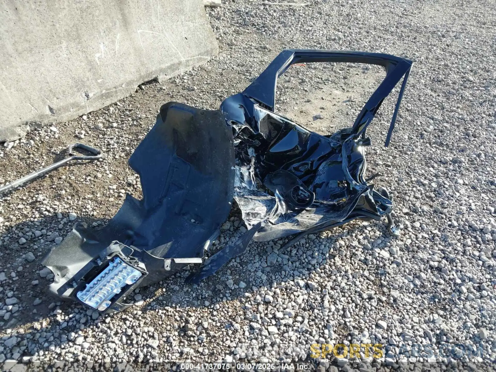 12 Photograph of a damaged car 1C4HJXEG2KW575571 JEEP WRANGLER UNLIMITED 2019