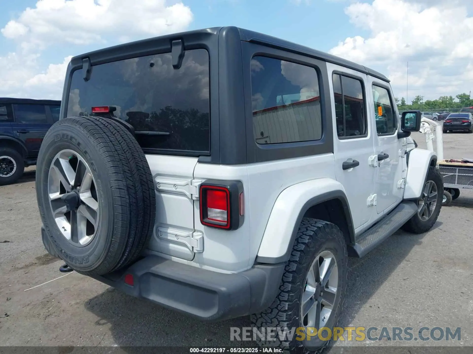 4 Photograph of a damaged car 1C4HJXEG2KW576753 JEEP WRANGLER UNLIMITED 2019