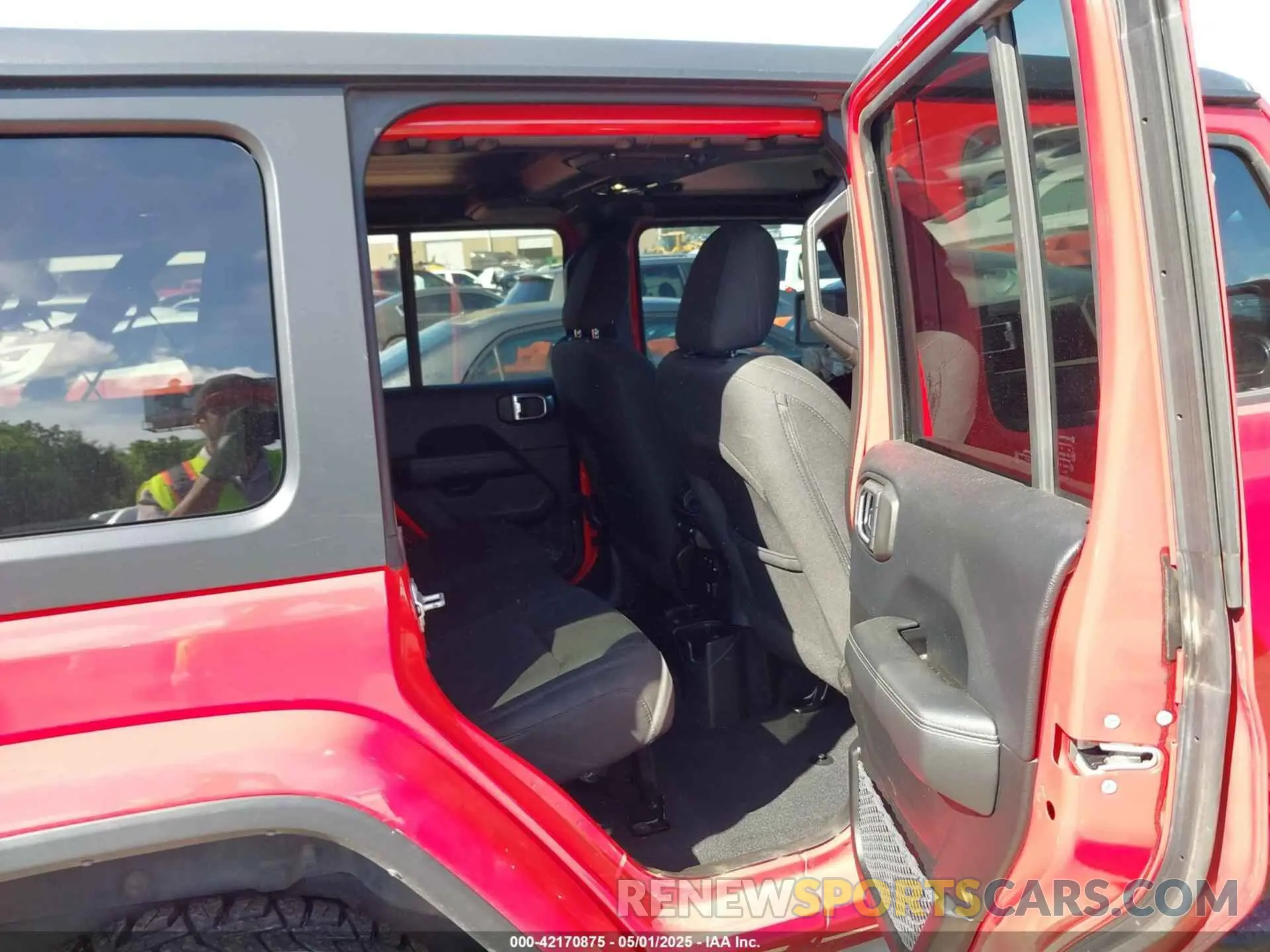 8 Photograph of a damaged car 1C4HJXEG7KW551864 JEEP WRANGLER UNLIMITED 2019