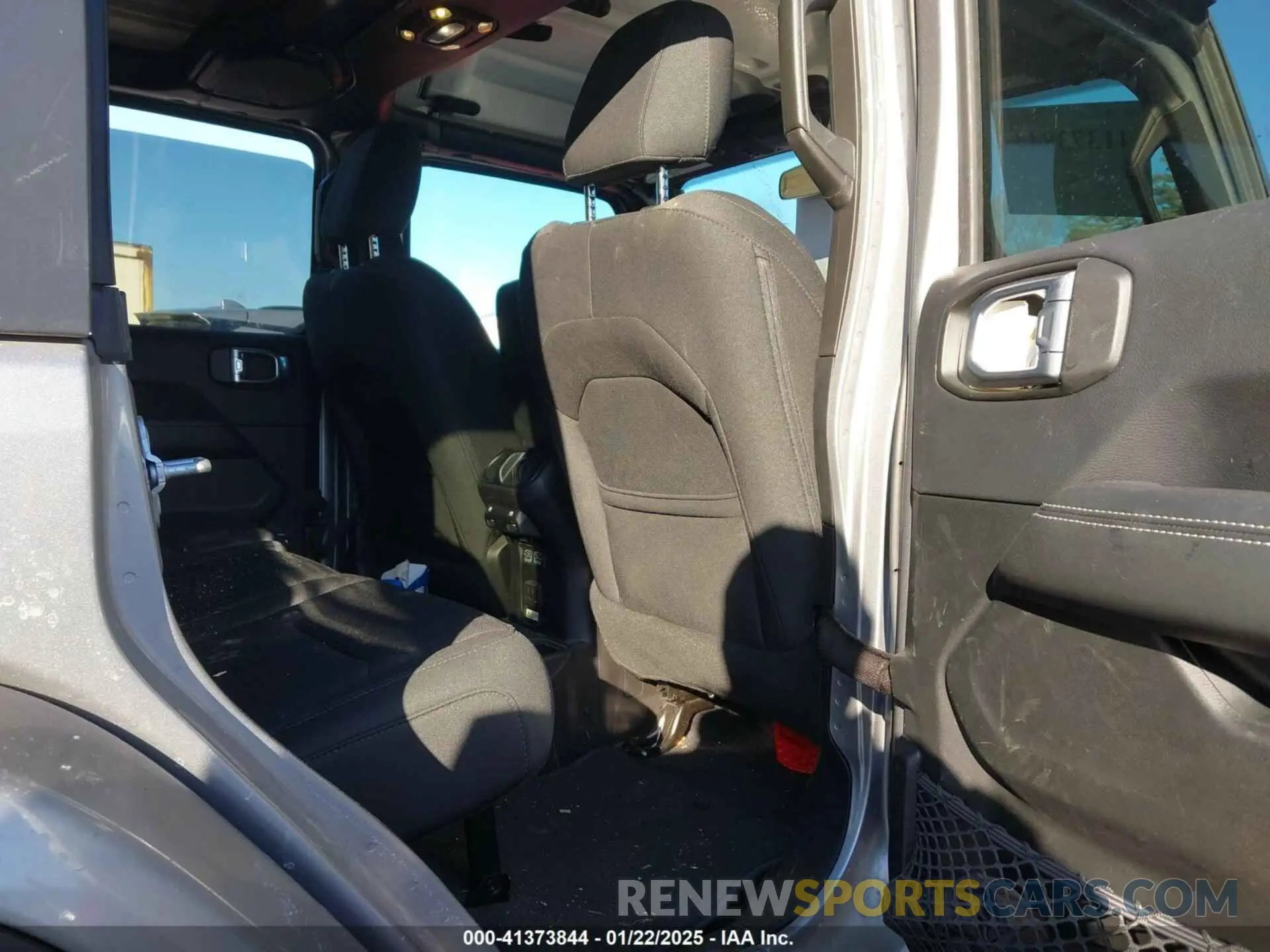 8 Photograph of a damaged car 1C4HJXEG7KW605129 JEEP WRANGLER UNLIMITED 2019