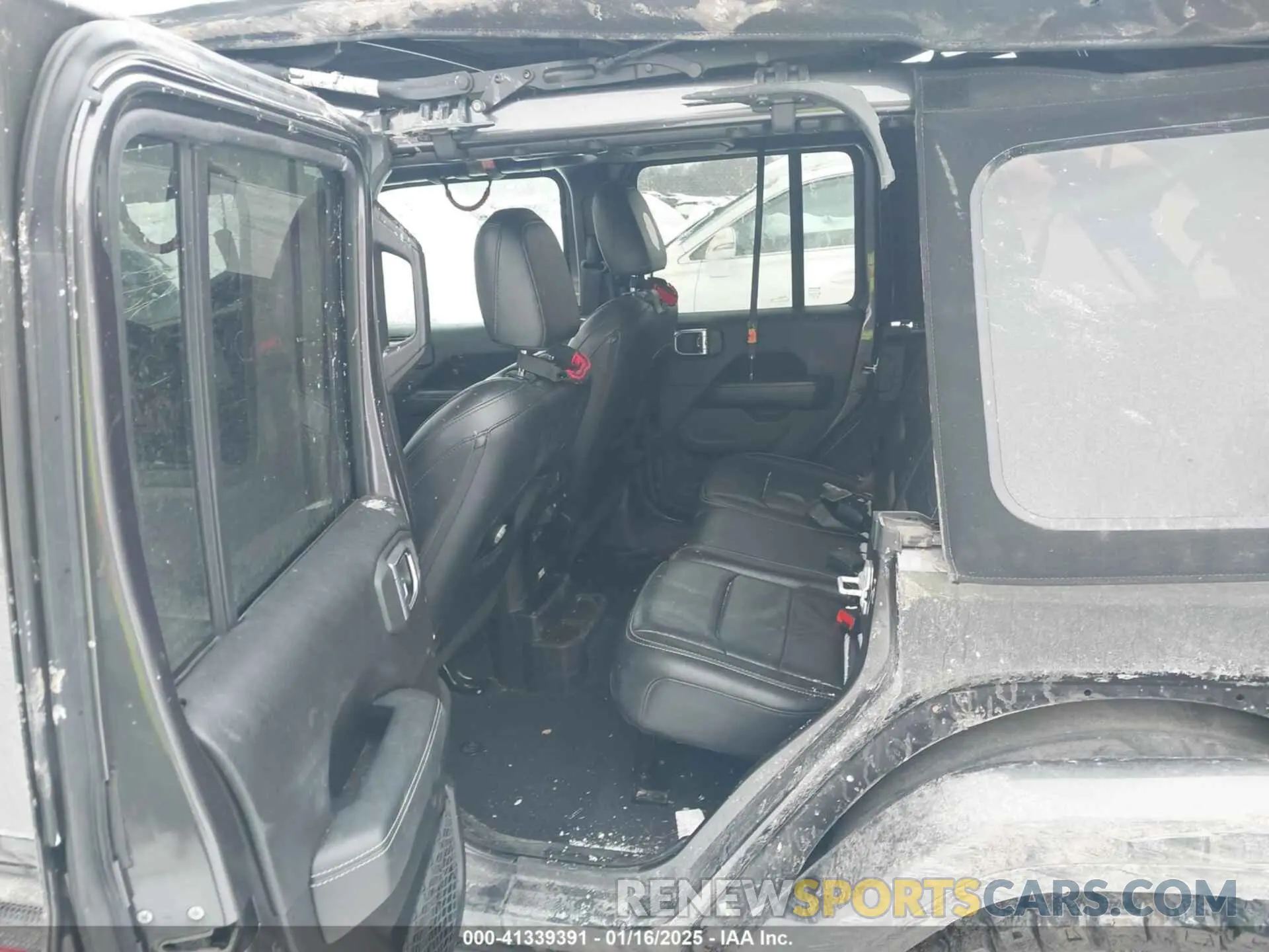 8 Photograph of a damaged car 1C4HJXEG7KW640608 JEEP WRANGLER UNLIMITED 2019