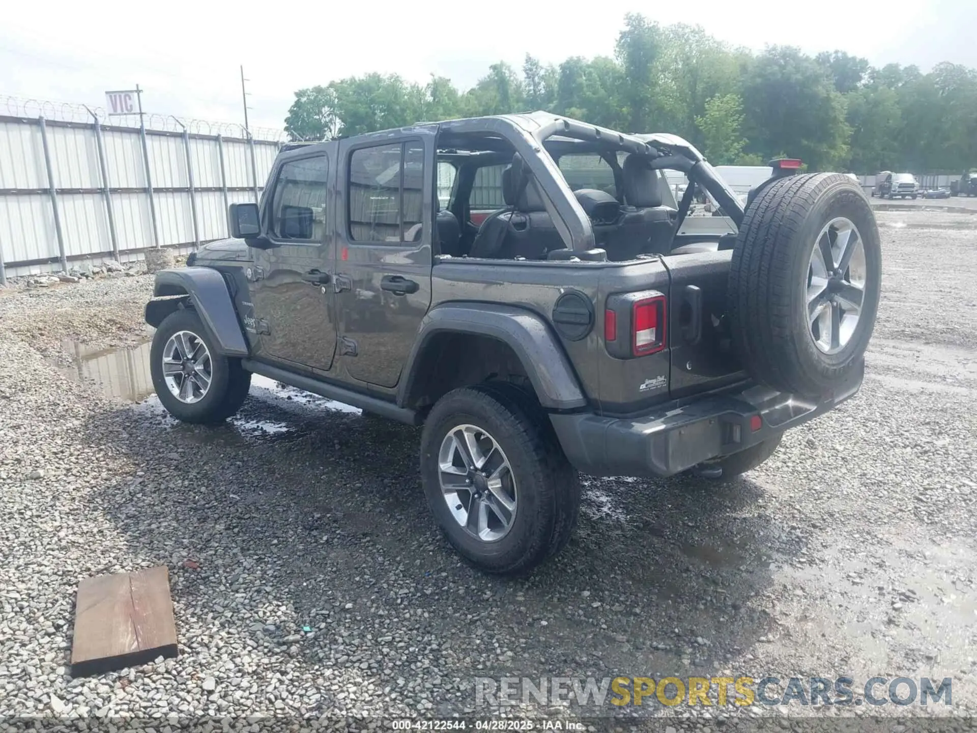 3 Photograph of a damaged car 1C4HJXEG8KW627530 JEEP WRANGLER UNLIMITED 2019