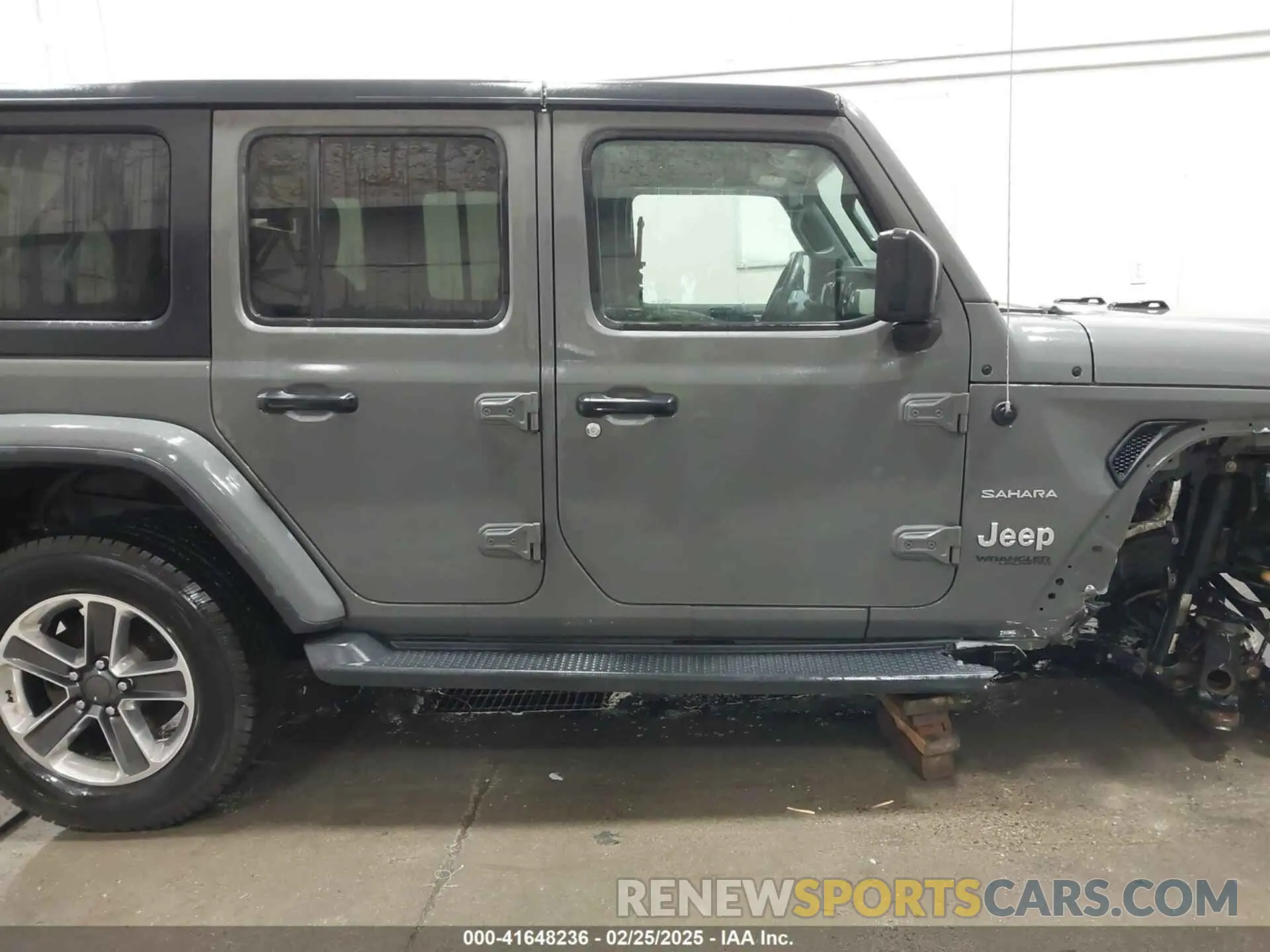 14 Photograph of a damaged car 1C4HJXEG9KW656454 JEEP WRANGLER UNLIMITED 2019
