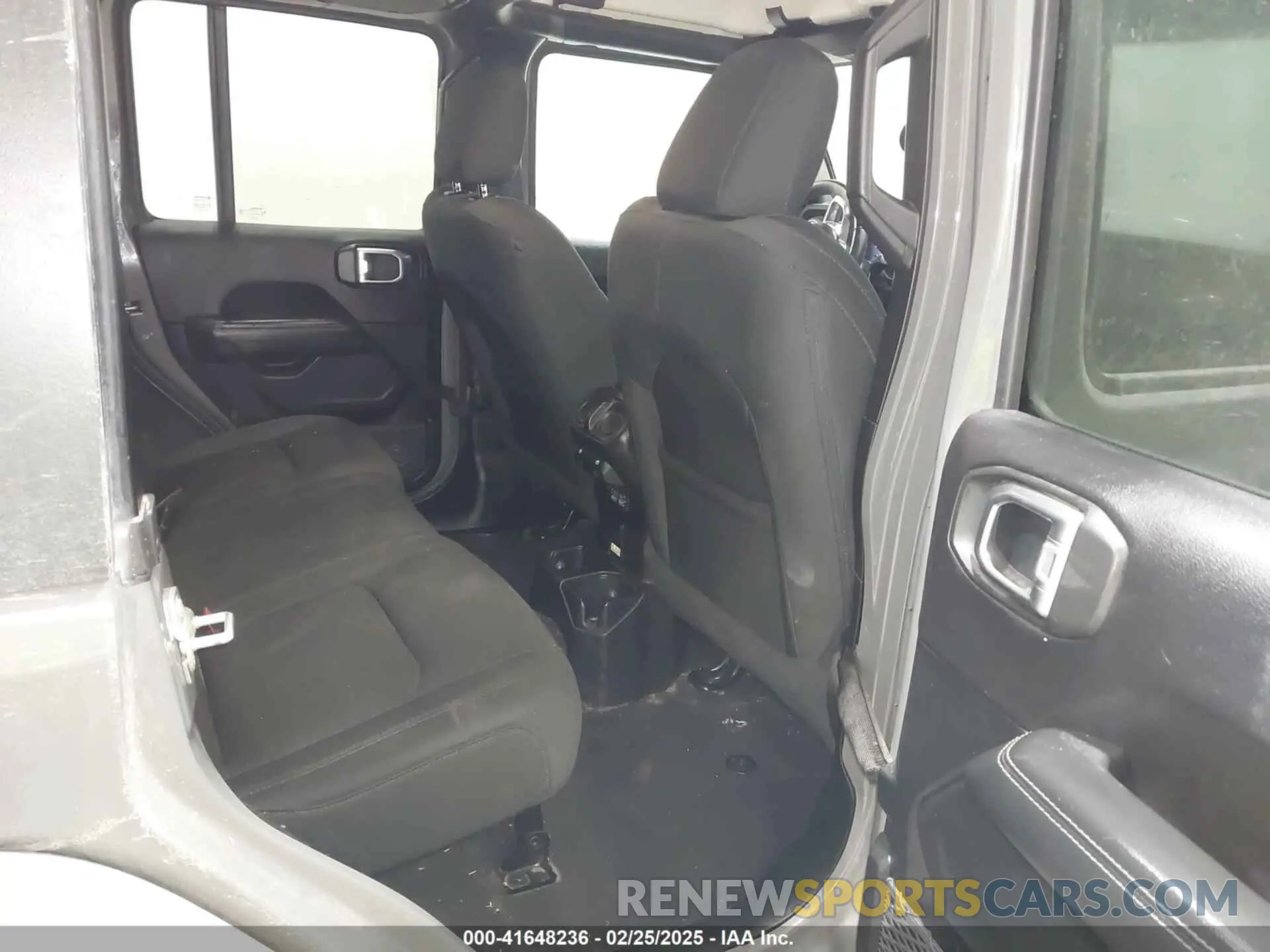 8 Photograph of a damaged car 1C4HJXEG9KW656454 JEEP WRANGLER UNLIMITED 2019