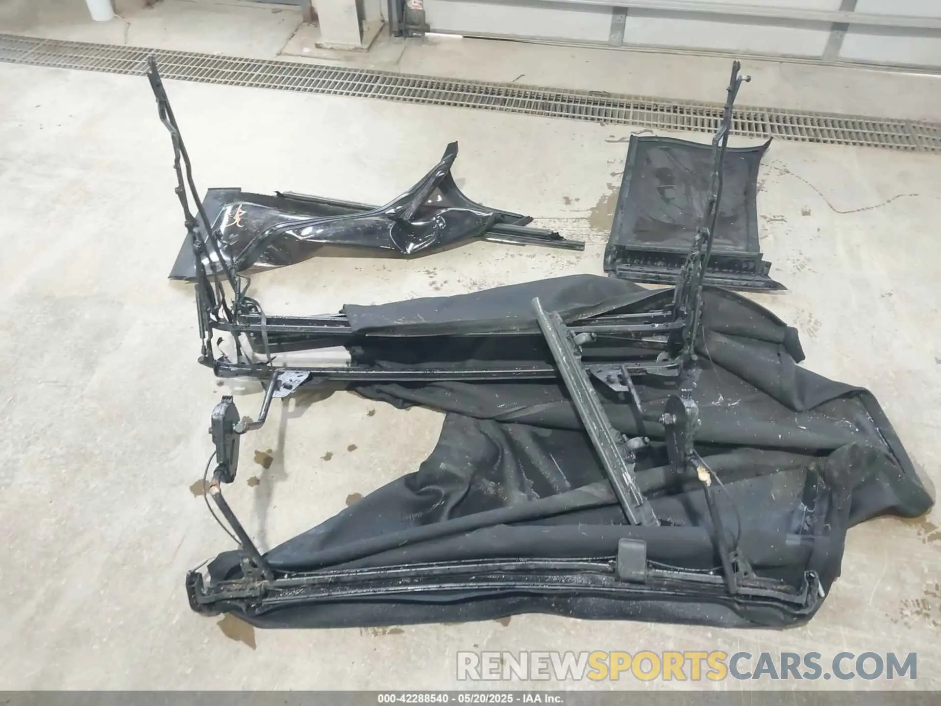 12 Photograph of a damaged car 1C4HJXEGXKW543466 JEEP WRANGLER UNLIMITED 2019