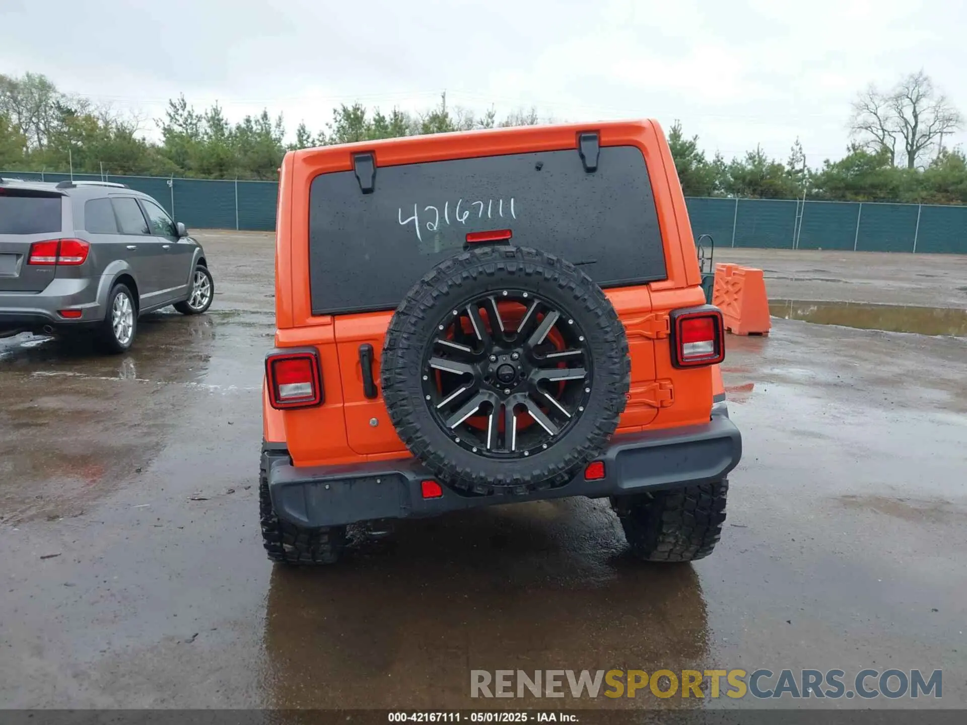 17 Photograph of a damaged car 1C4HJXEGXKW579982 JEEP WRANGLER UNLIMITED 2019